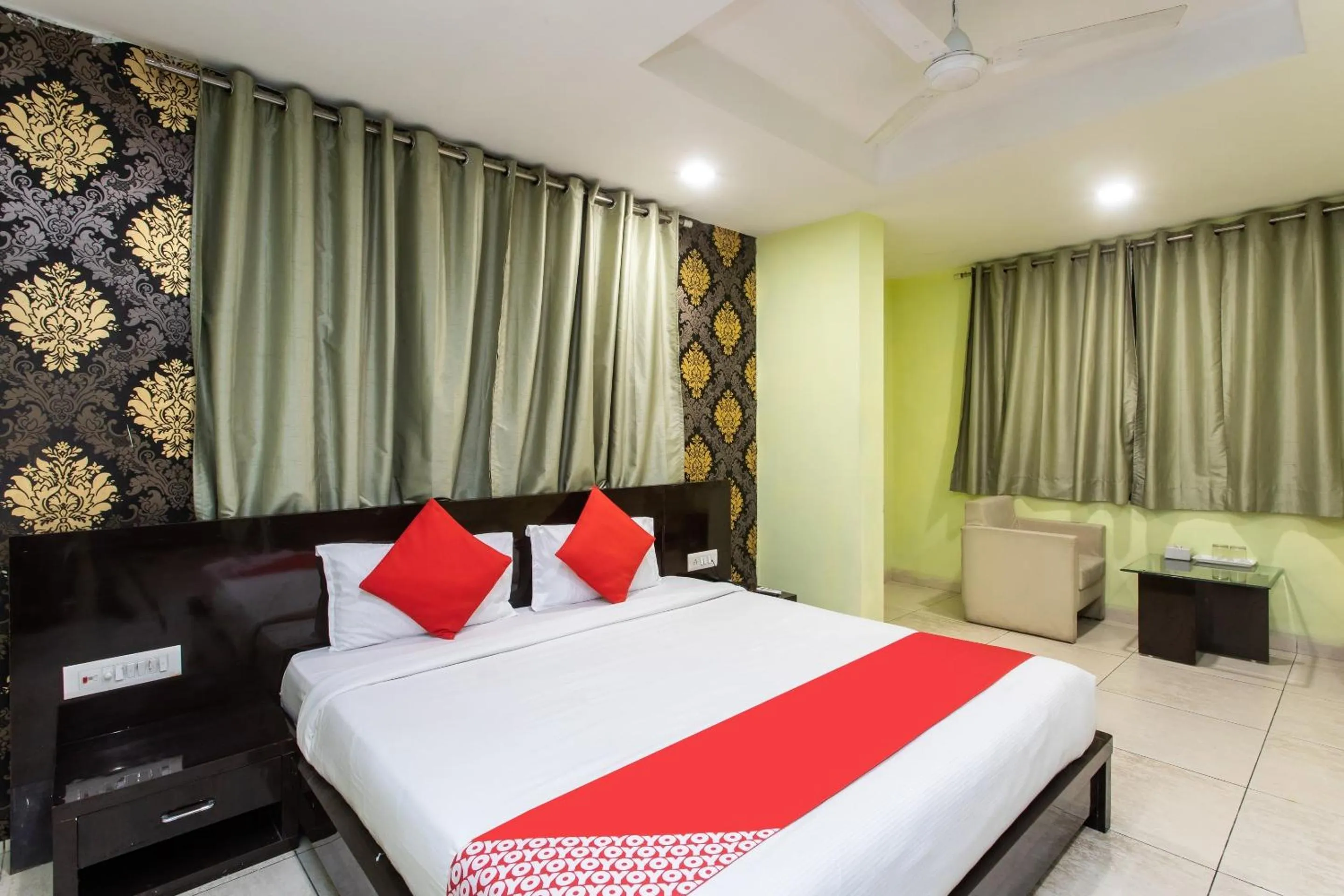 Bedroom, Bed in Capital O Swan Paradise