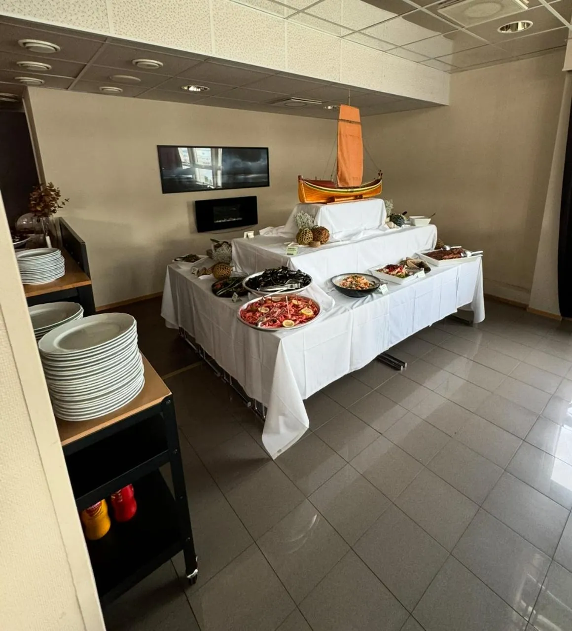 Restaurant/places to eat in Hotell Maritim Skjervoy