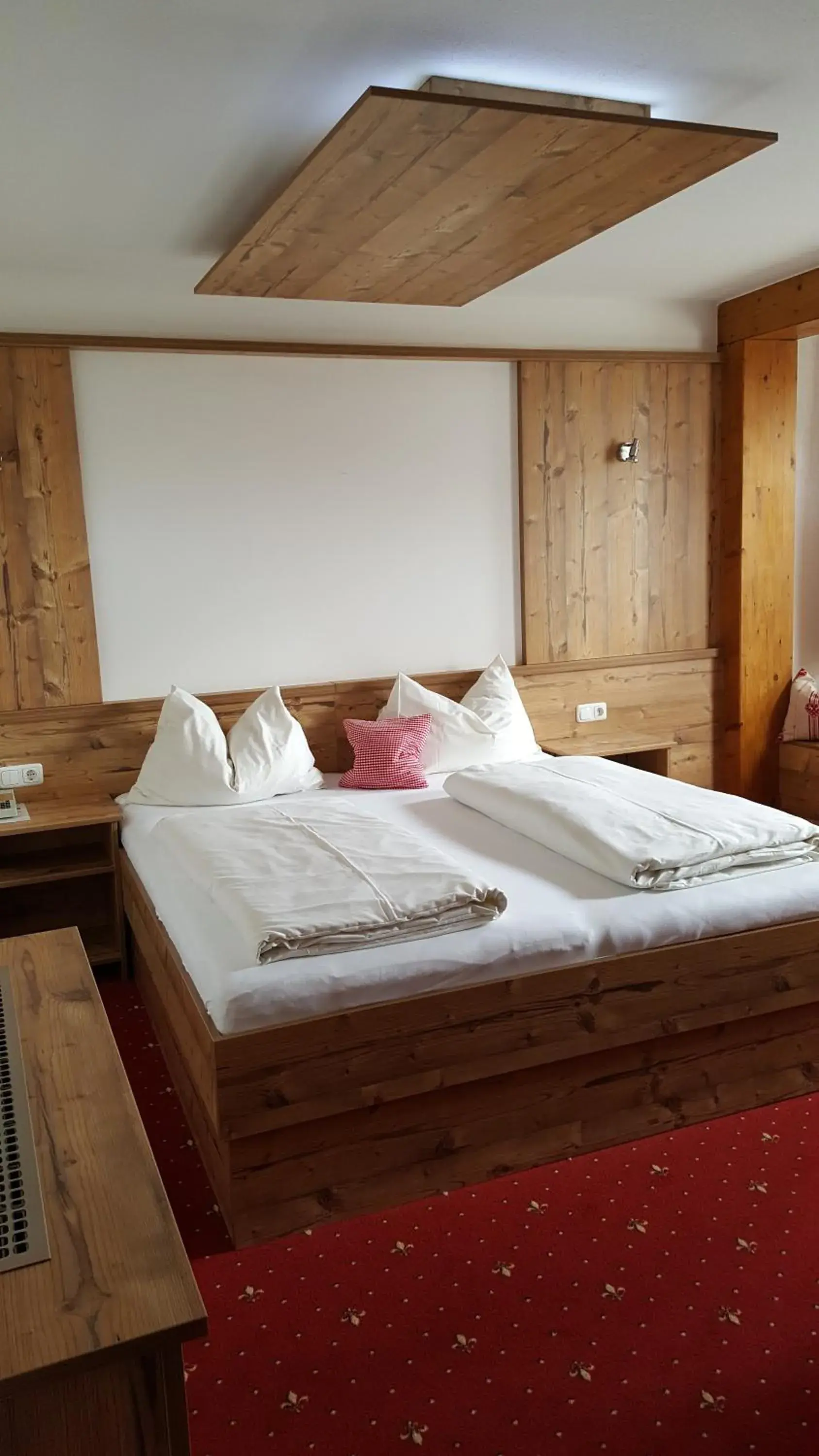 Double Room in Pension Singer Double Room in Pension Singer