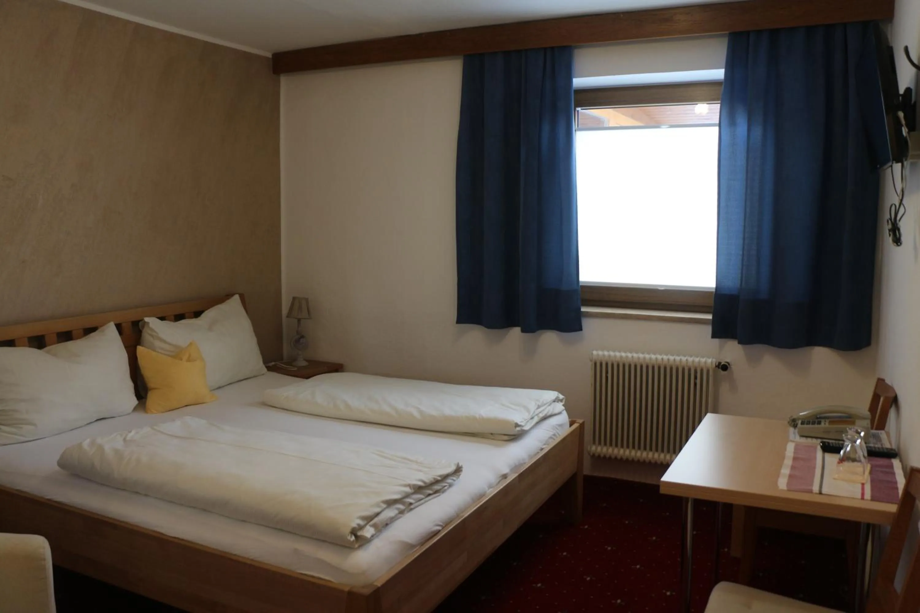 TV and multimedia, Bed in Pension Singer