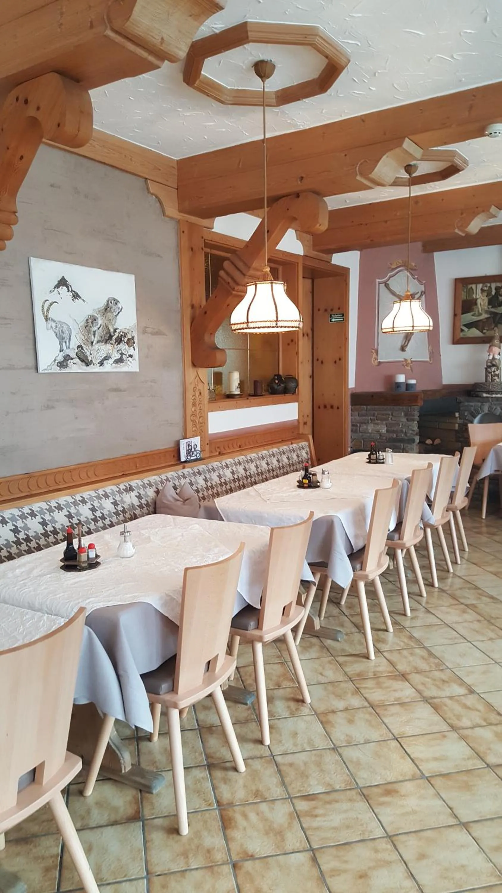 Restaurant/places to eat in Pension Singer