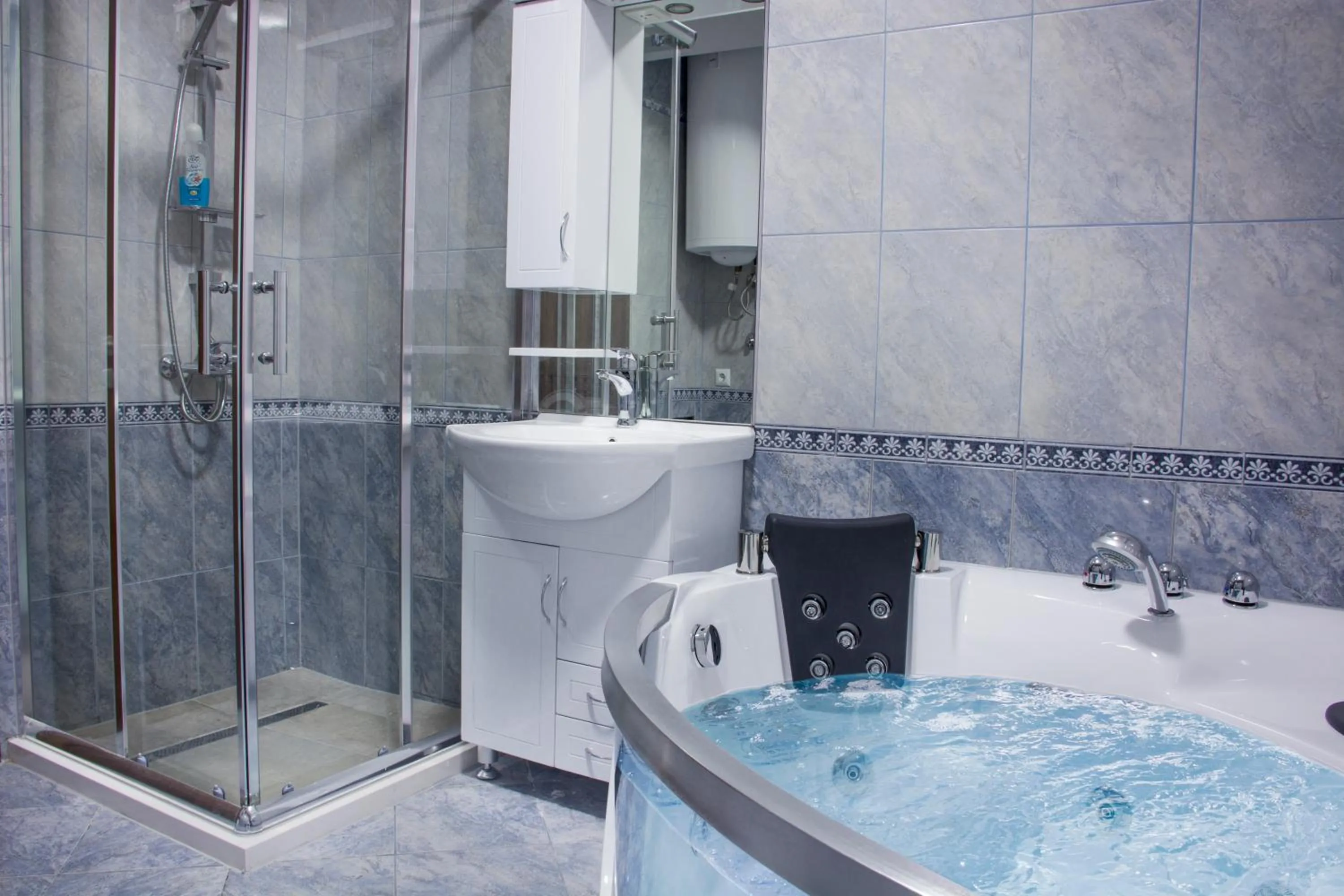 Bathroom in King Hotel