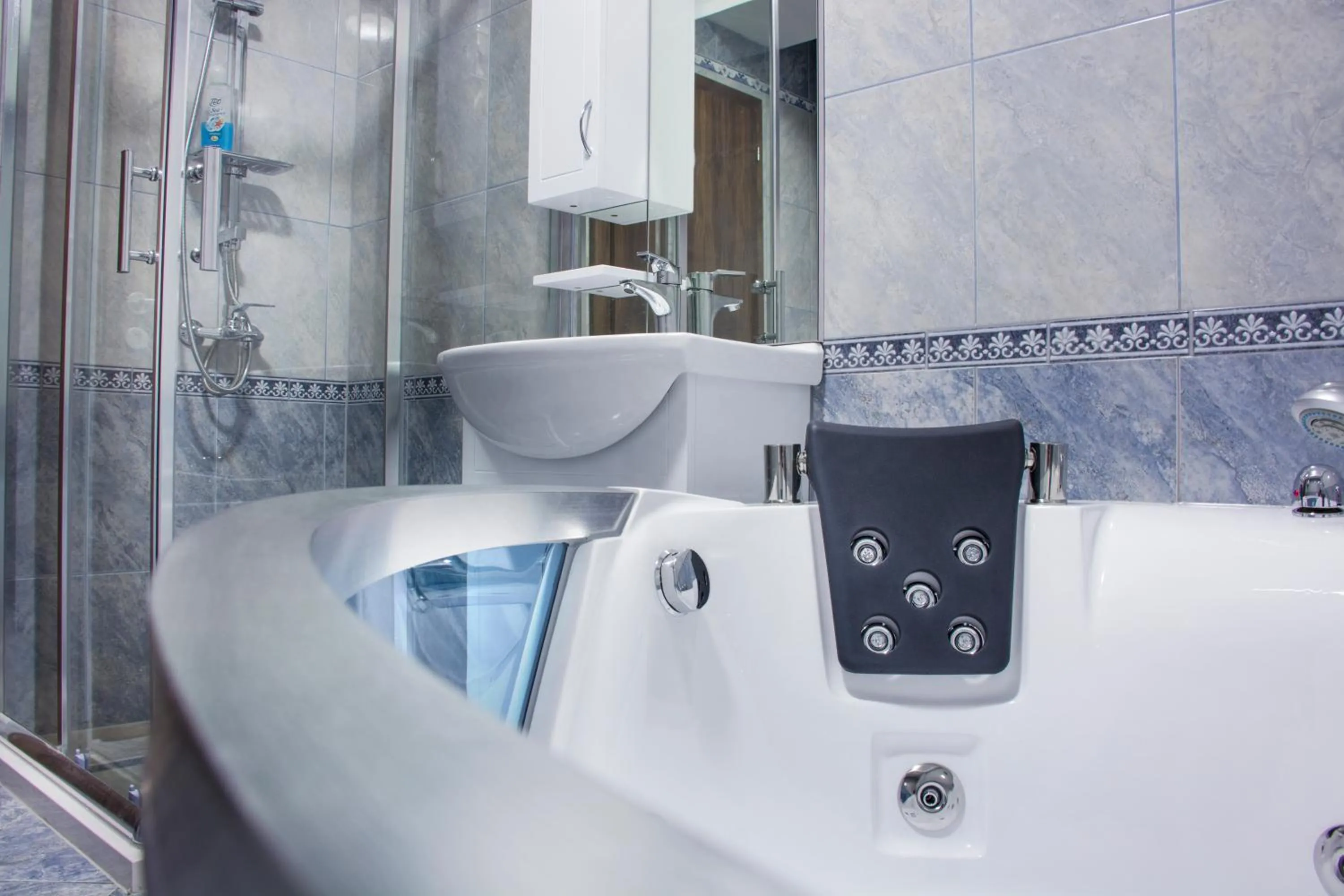 Bathroom in King Hotel
