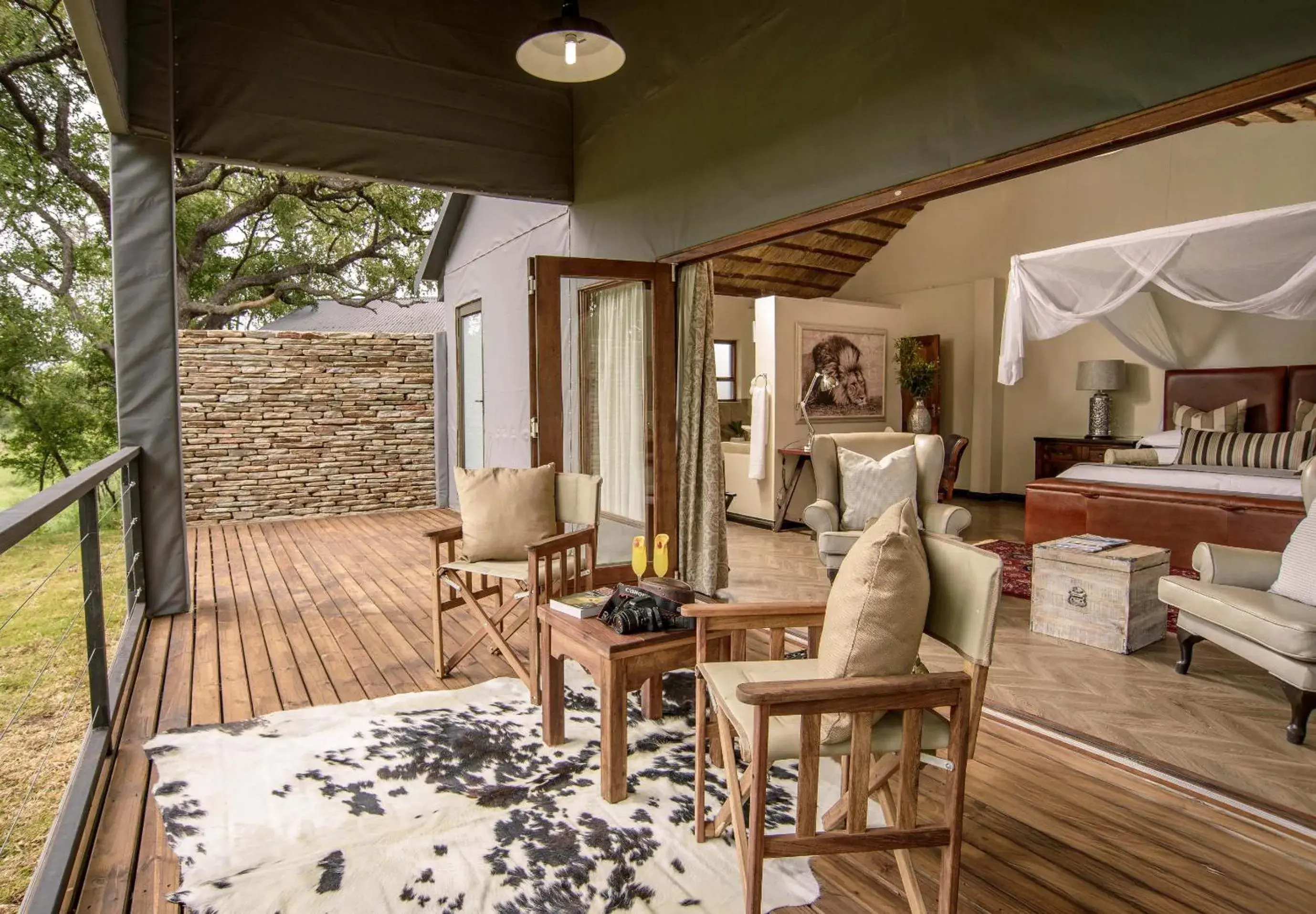 Deluxe Double or Twin Room with River View - single occupancy in Karongwe - Becks Safari Lodge Deluxe Double or Twin Room with River View - single occupancy in Karongwe - Becks Safari Lodge