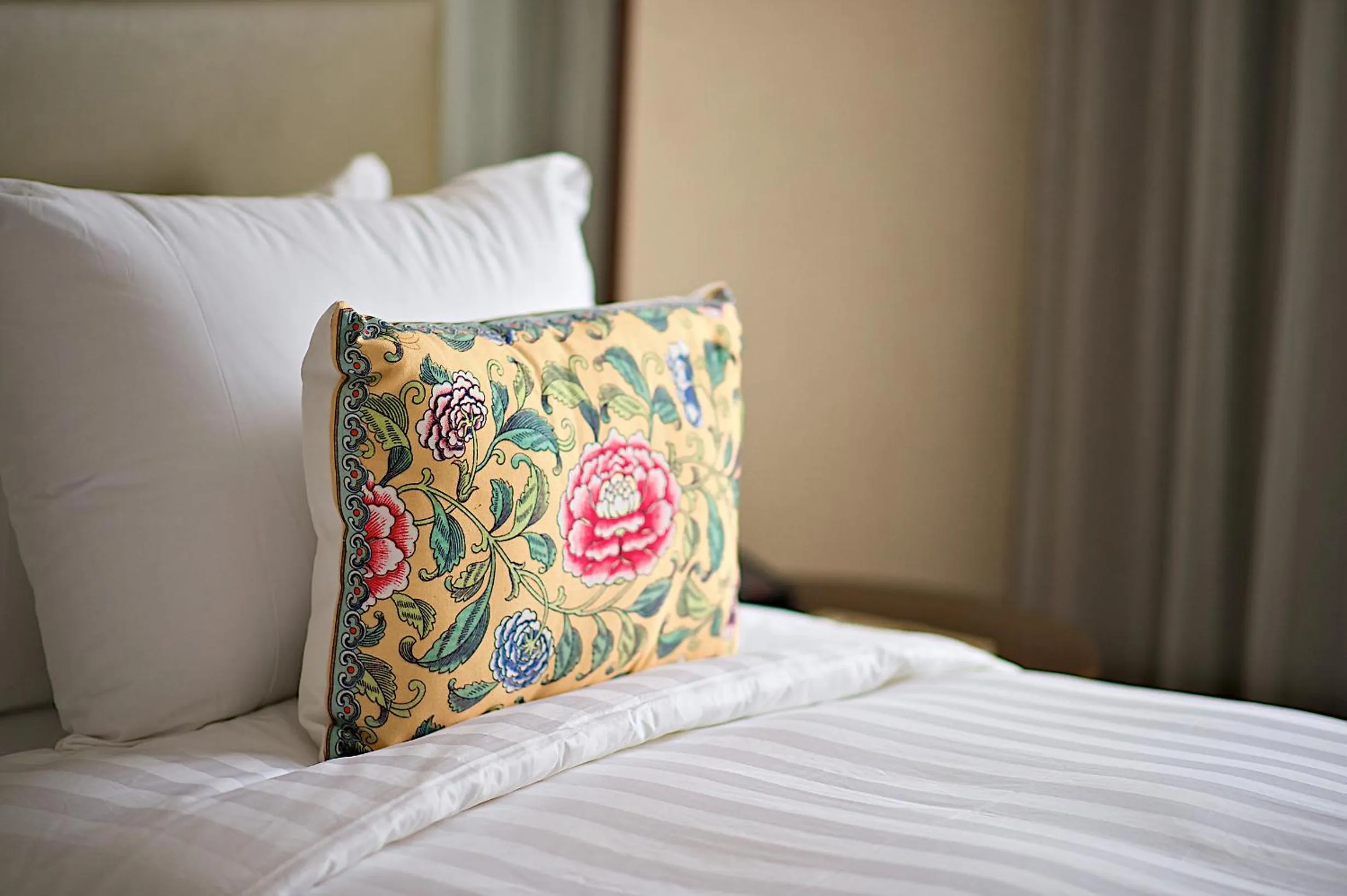 bunk bed, Bed in The Gaya Hotel