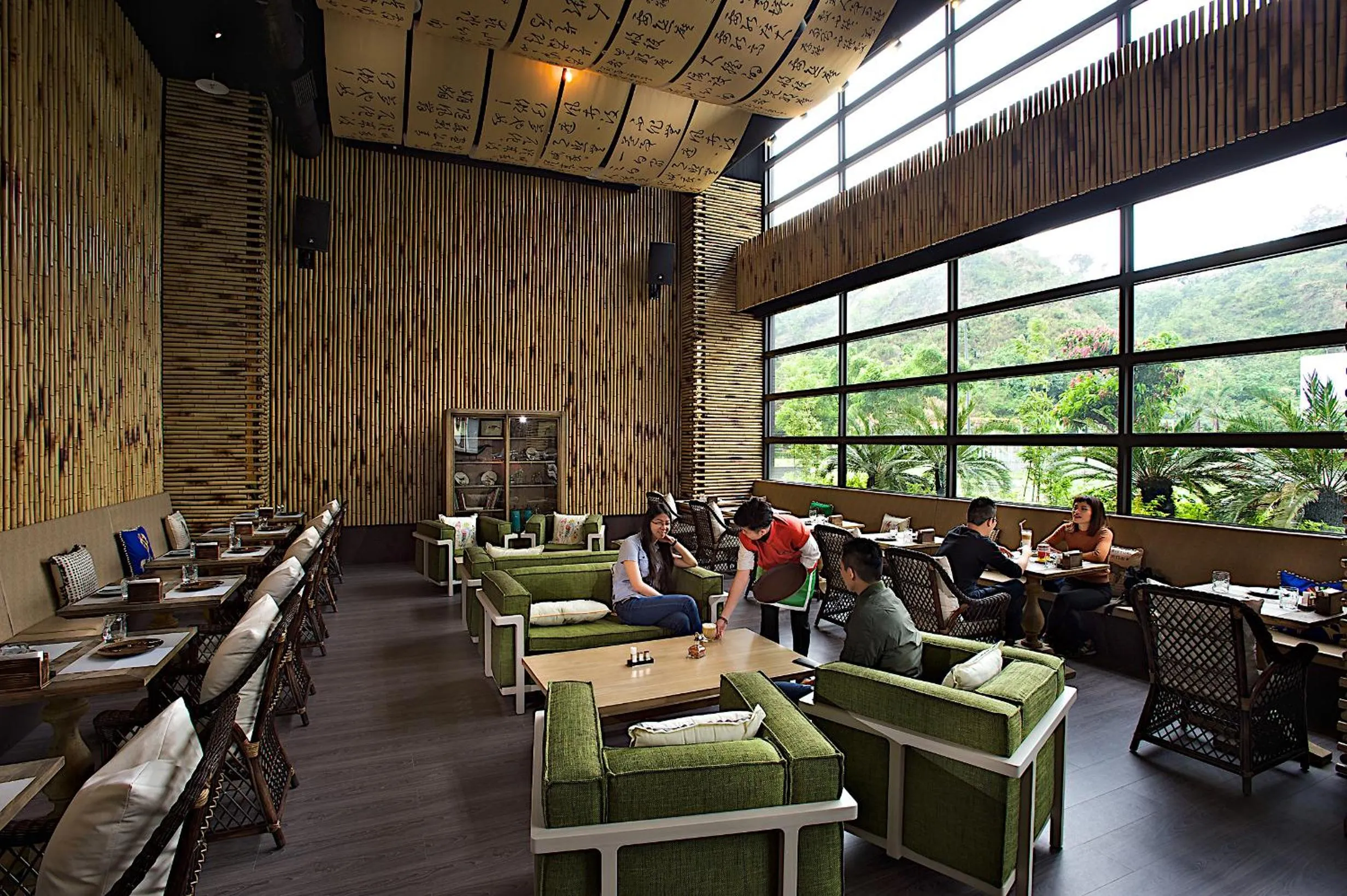 Restaurant/places to eat in The Gaya Hotel