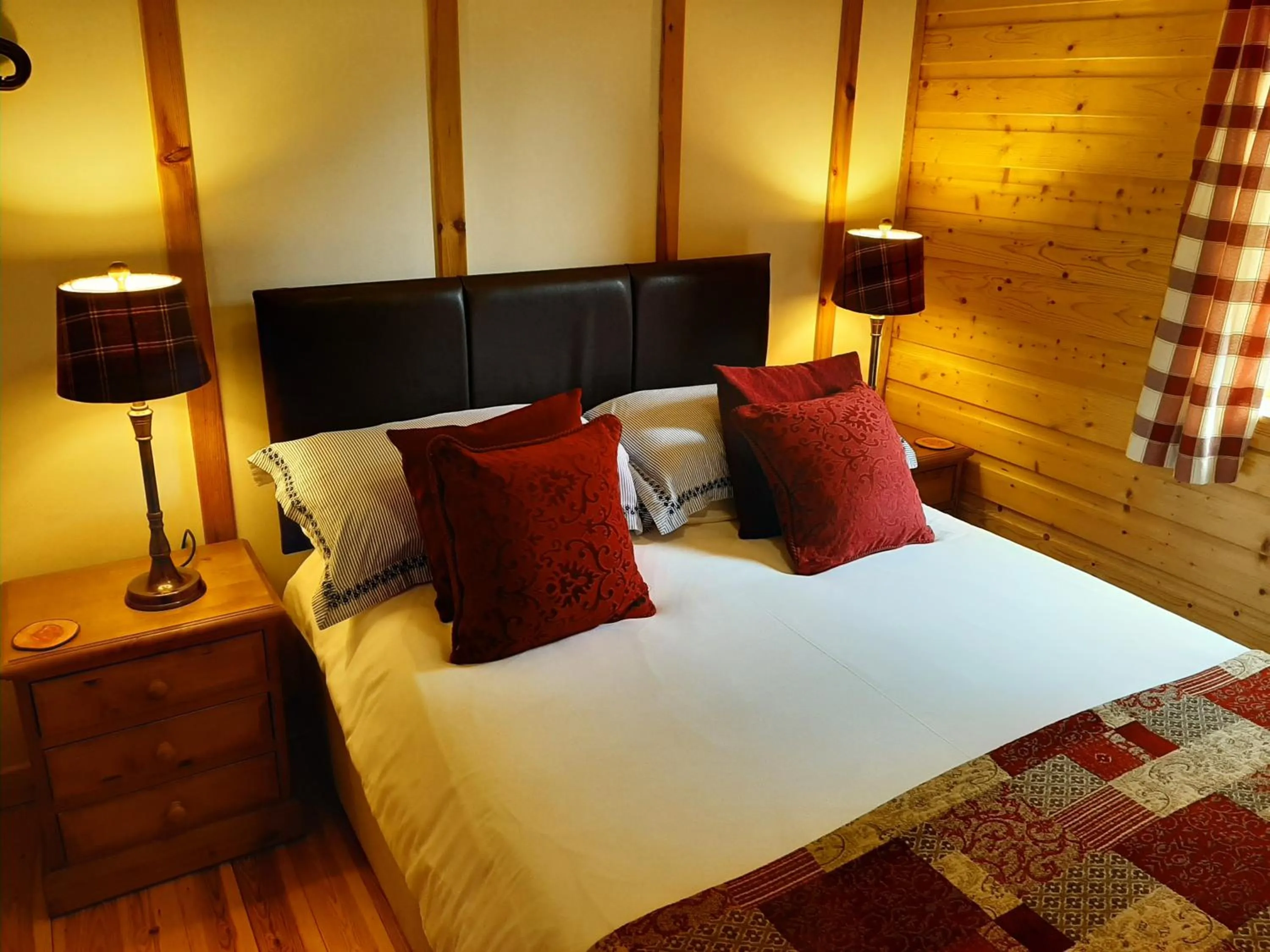 Bedroom, Bed in Tayview Lodges
