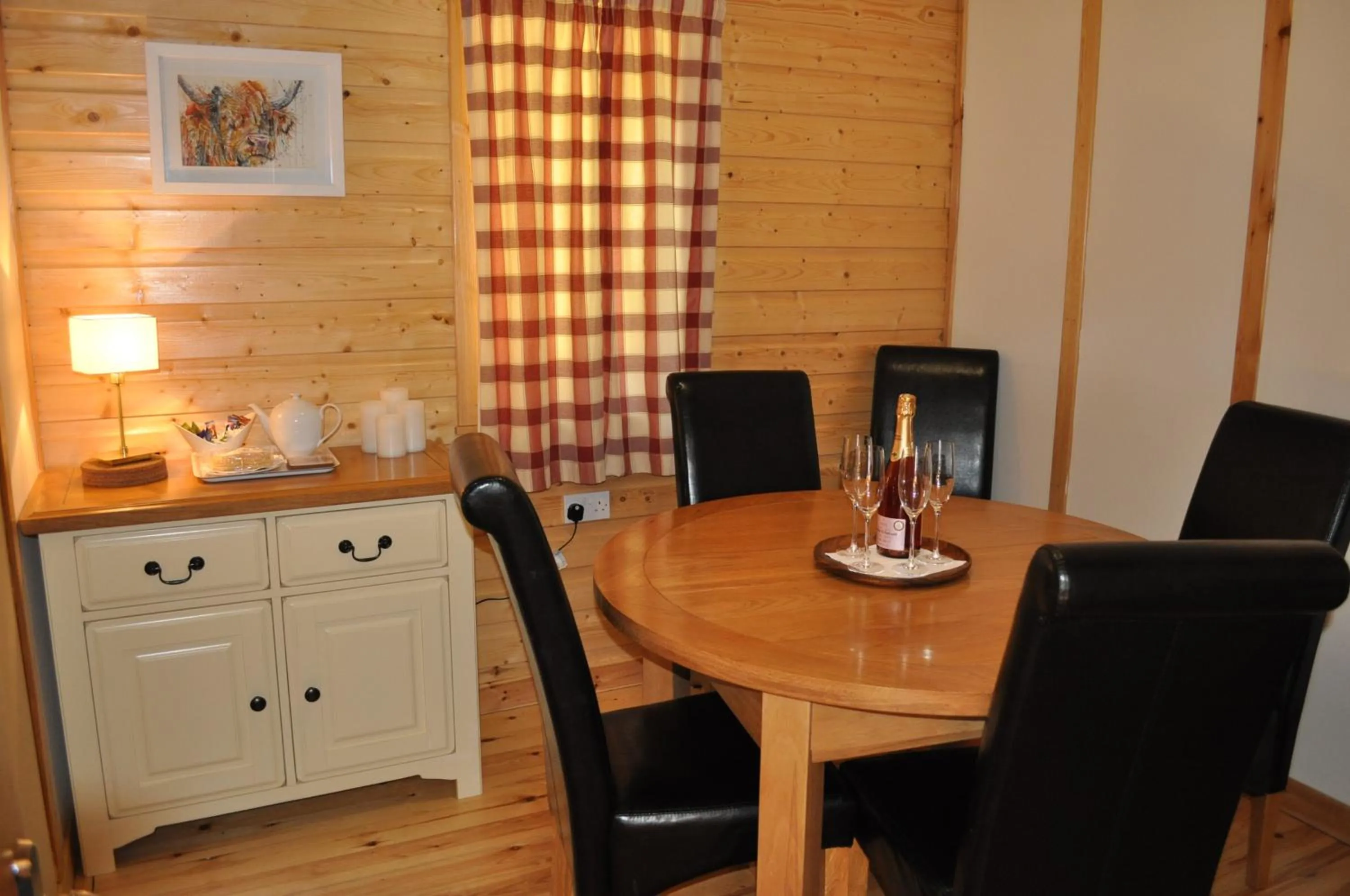 Dining area in Tayview Lodges
