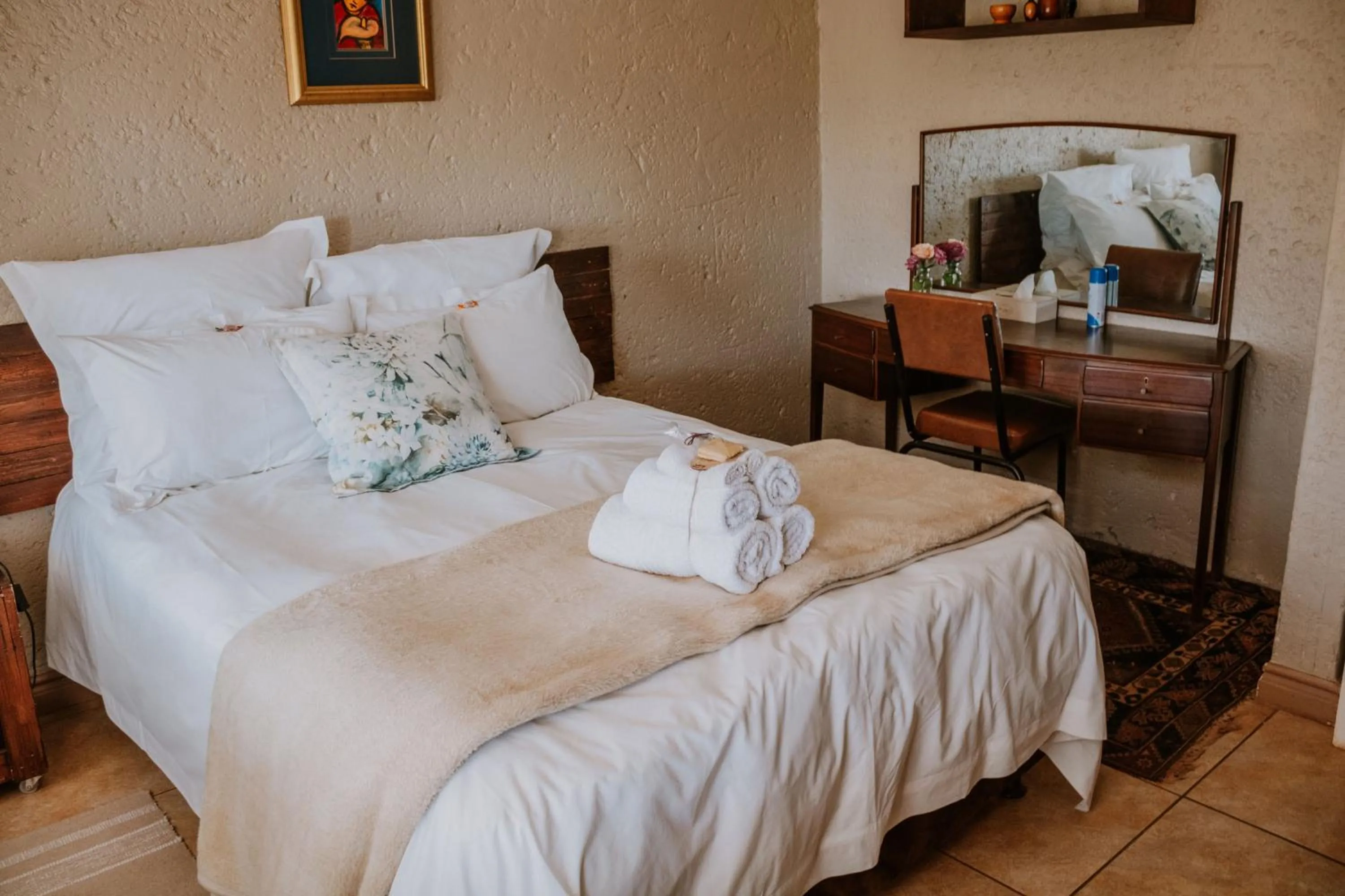 Family Room with Shared Bathroom in White Linen Guesthouse