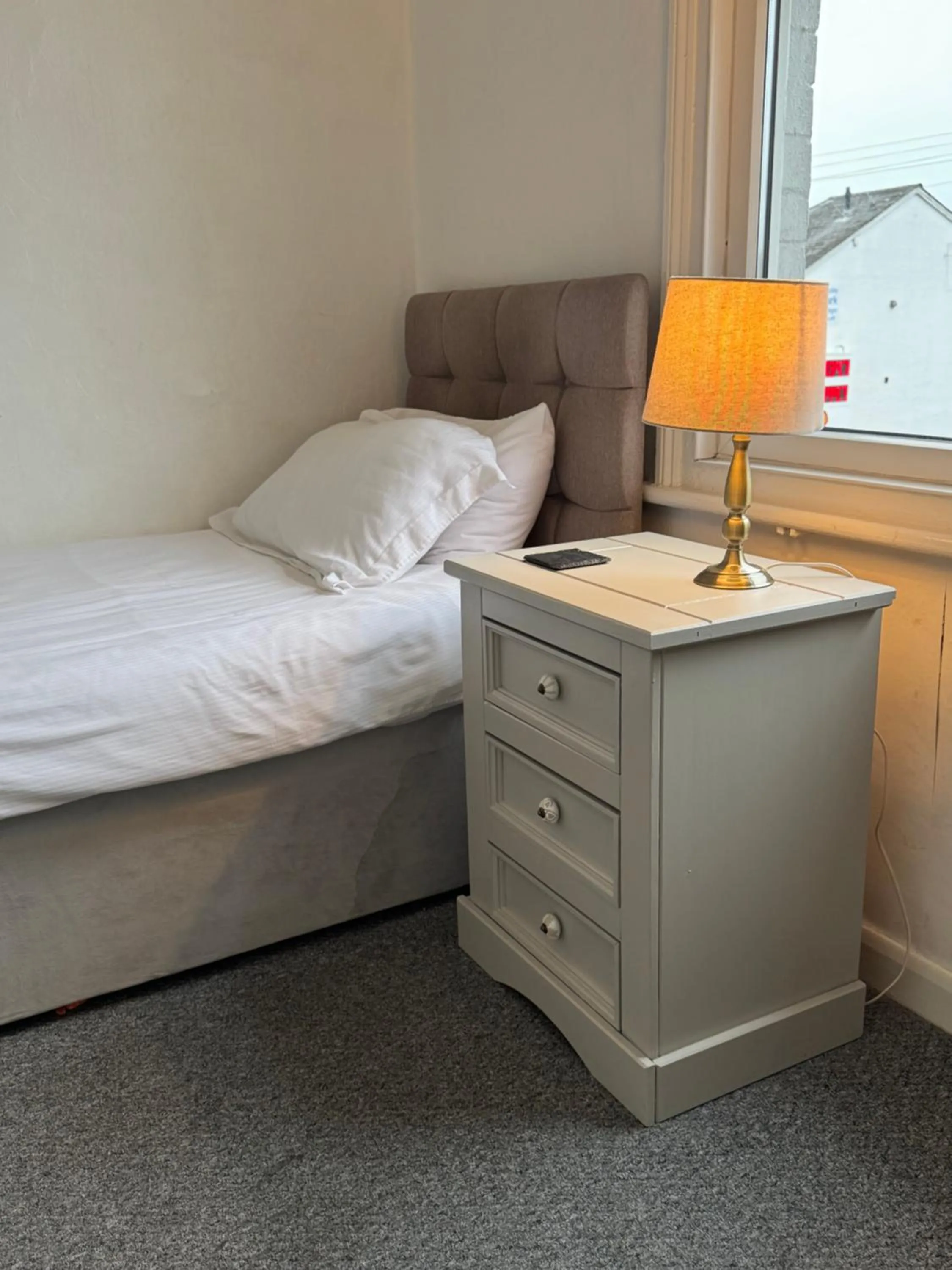 Single Room with Shared Bathroom - single occupancy in The Olivers Guest House