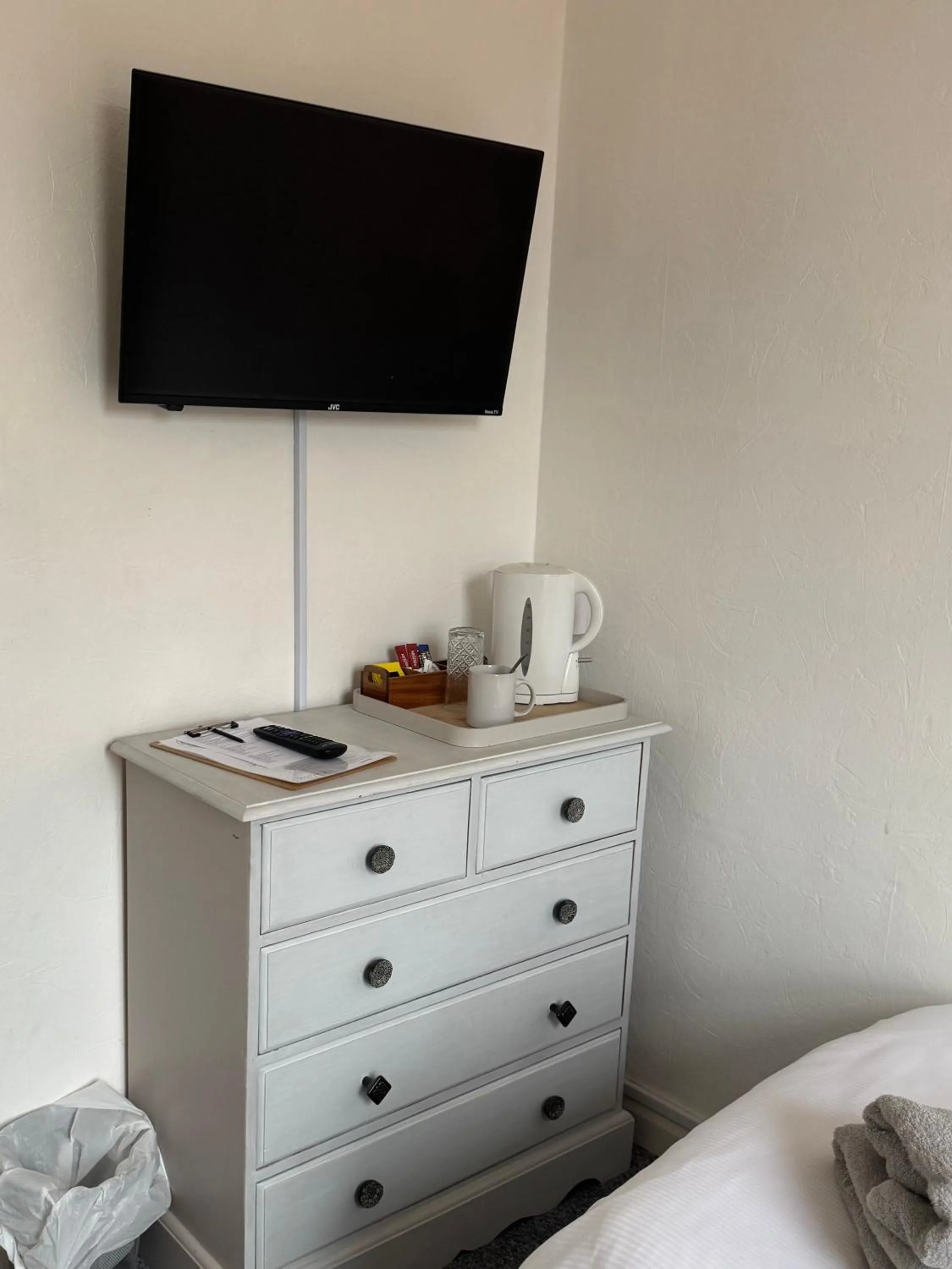 Single Room with Shared Bathroom - single occupancy in The Olivers Guest House