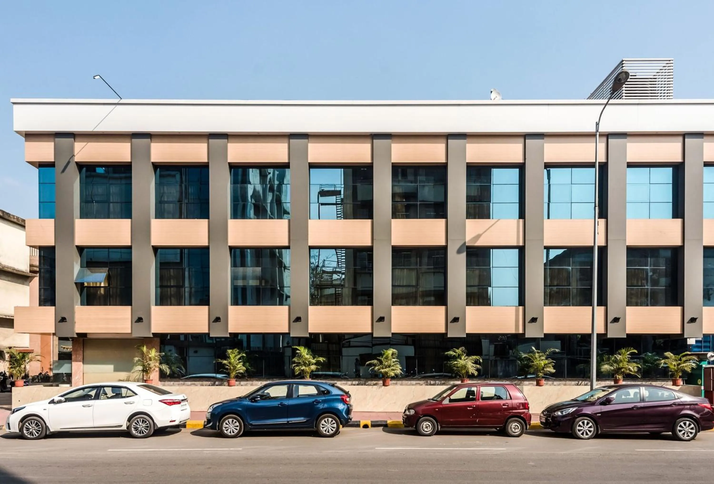 Facade/entrance in Capital O Hotel Konar Inn
