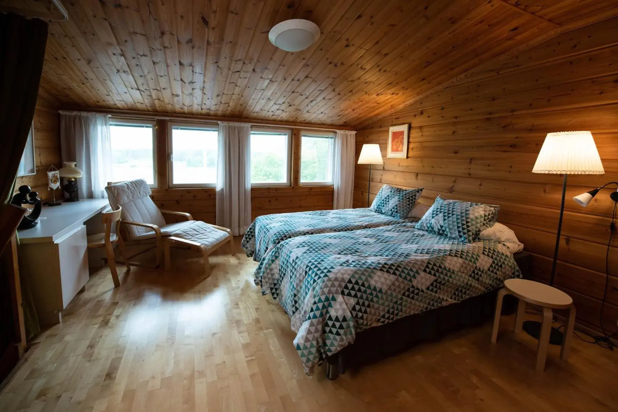 Twin Room Upstairs with Shared Shower and Toilet - single occupancy in Leena's B&B Twin Room Upstairs with Shared Shower and Toilet - single occupancy in Leena's B&B