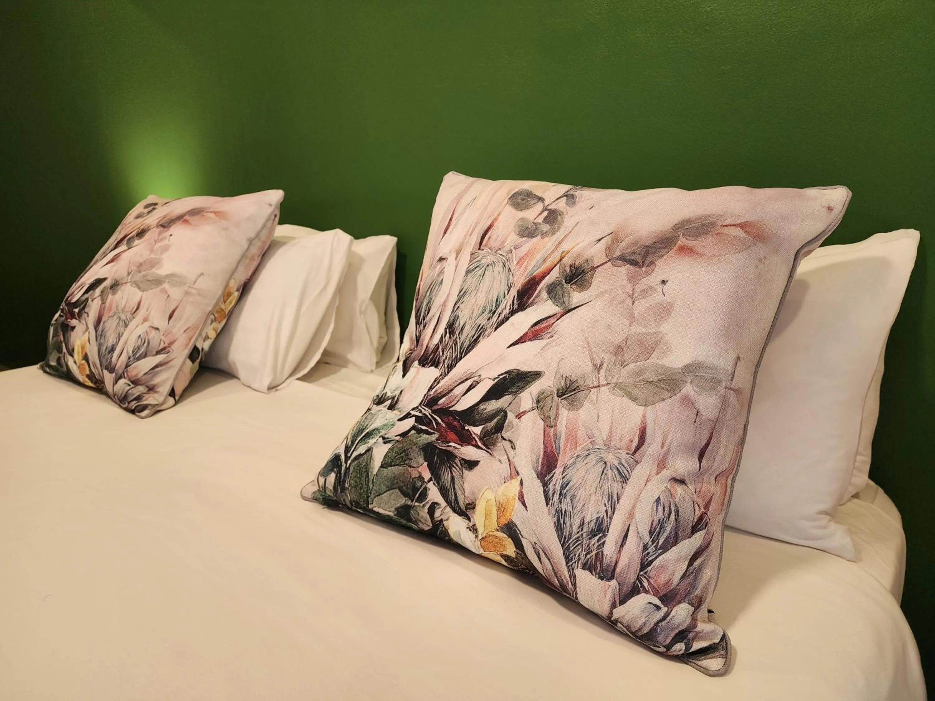 Bedroom, Bed in Livingstone Lodge