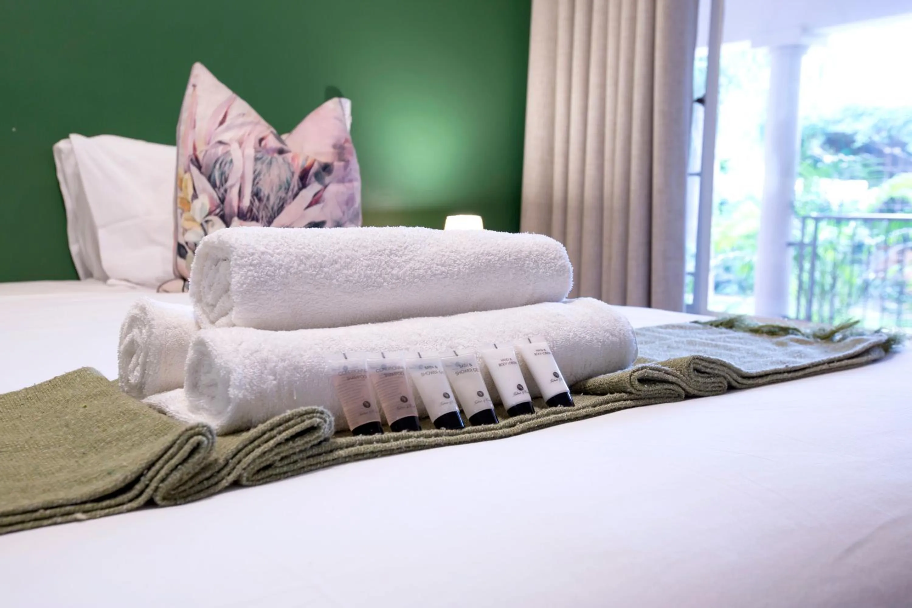 Bedroom, Bed in Livingstone Lodge