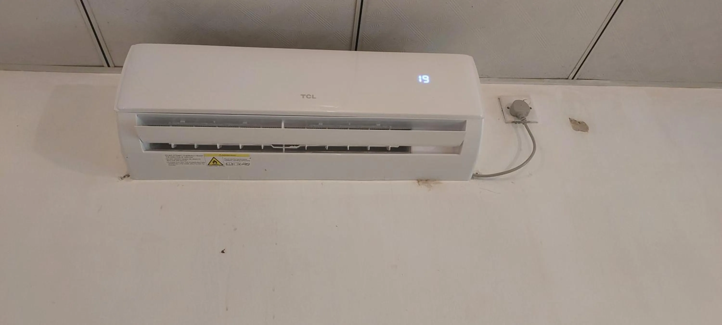 air conditioner in Lakmal Resort Sigiriya