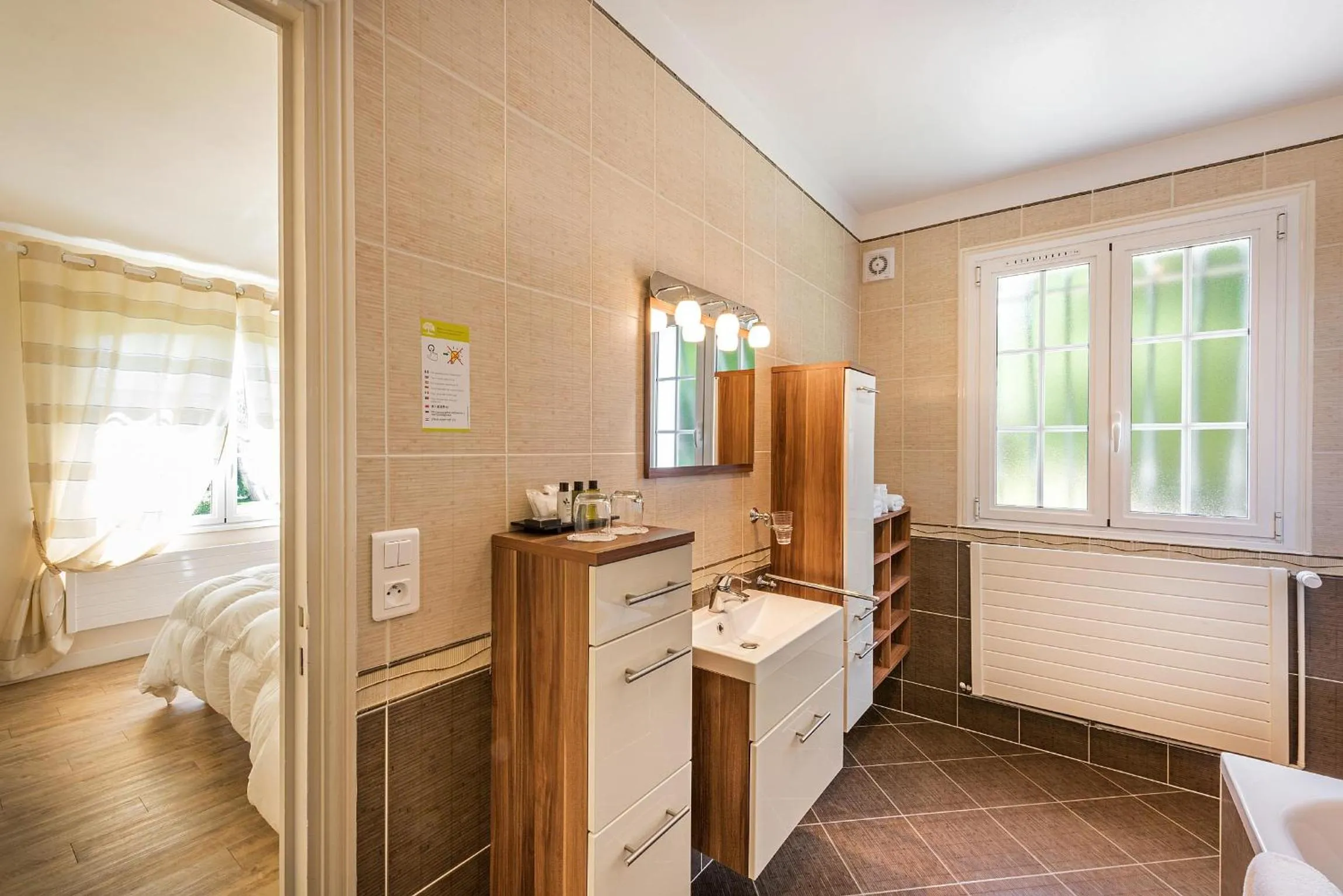 Photo of the whole room, Bed in Domaine du Bois des Anges