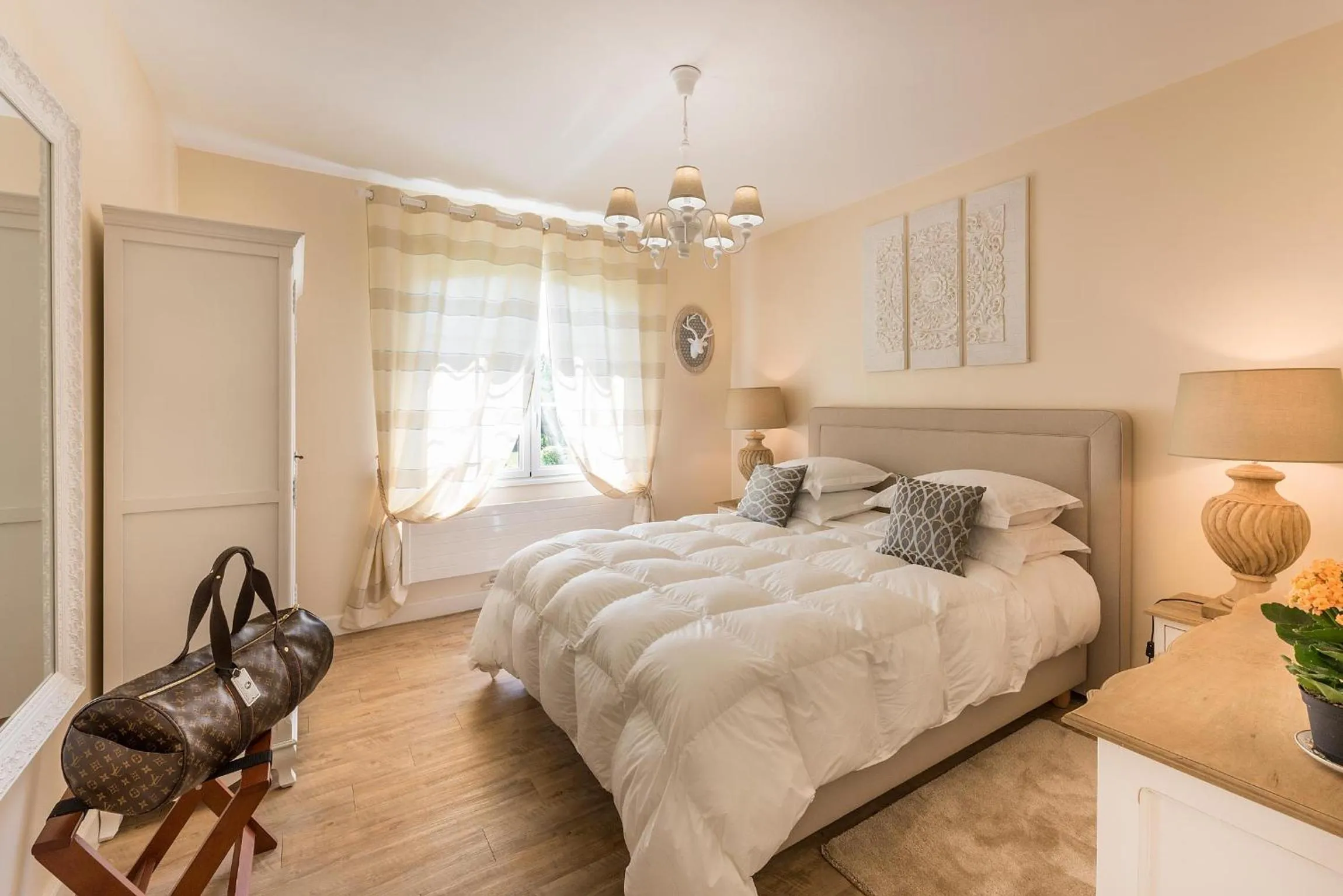 Photo of the whole room, Bed in Domaine du Bois des Anges