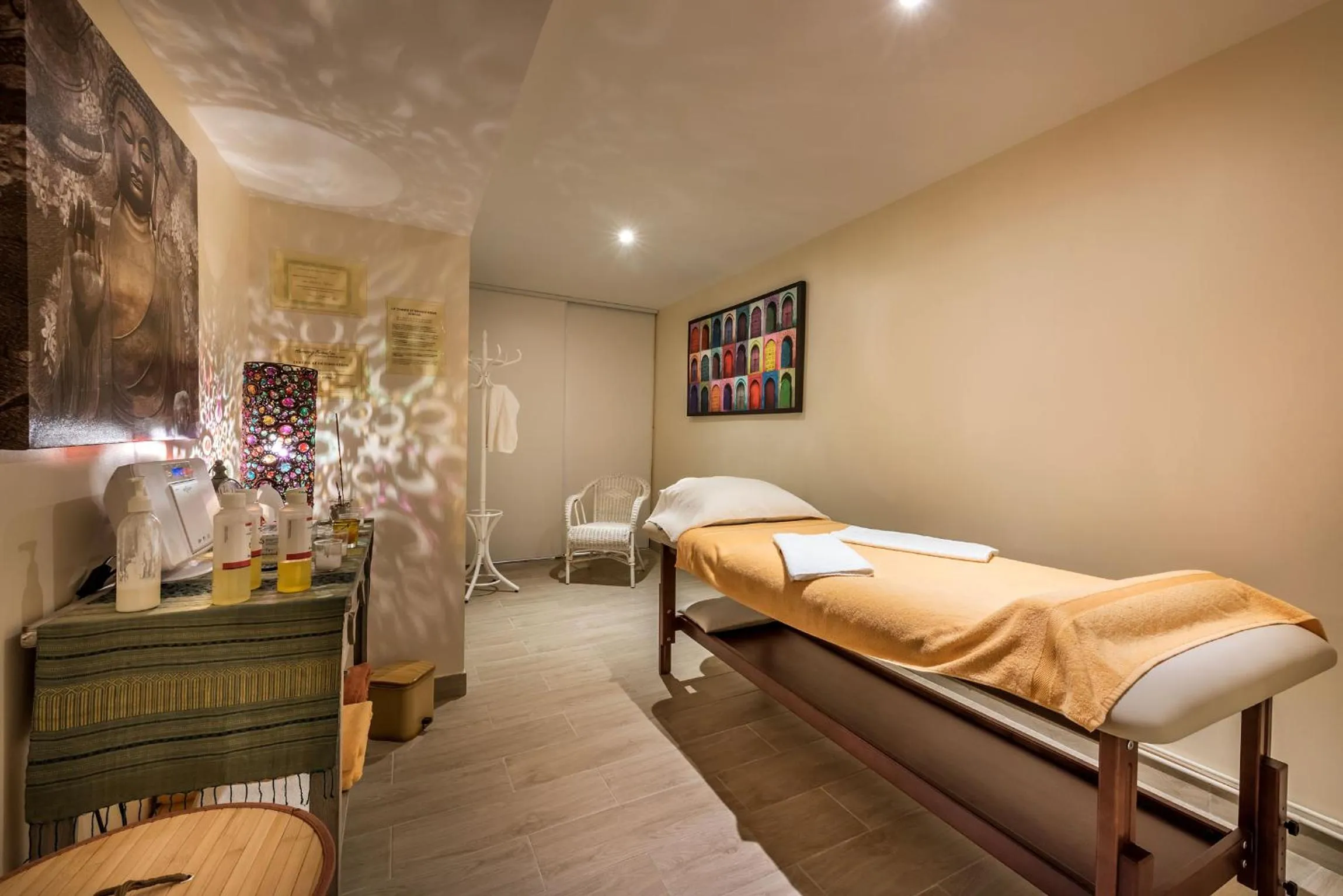 Massage, Bed in Domaine du Bois des Anges
