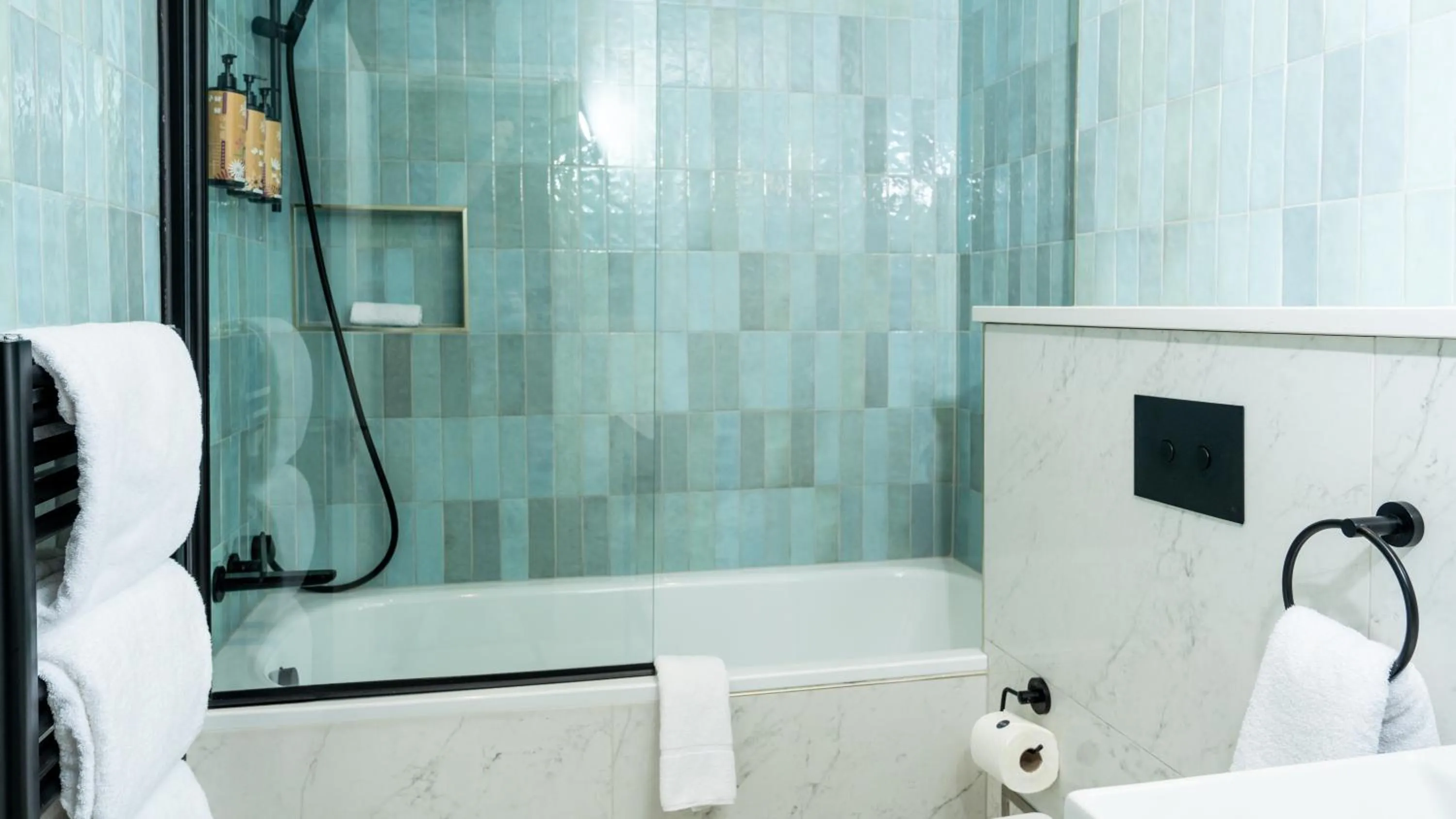 Bathroom in The Fleet