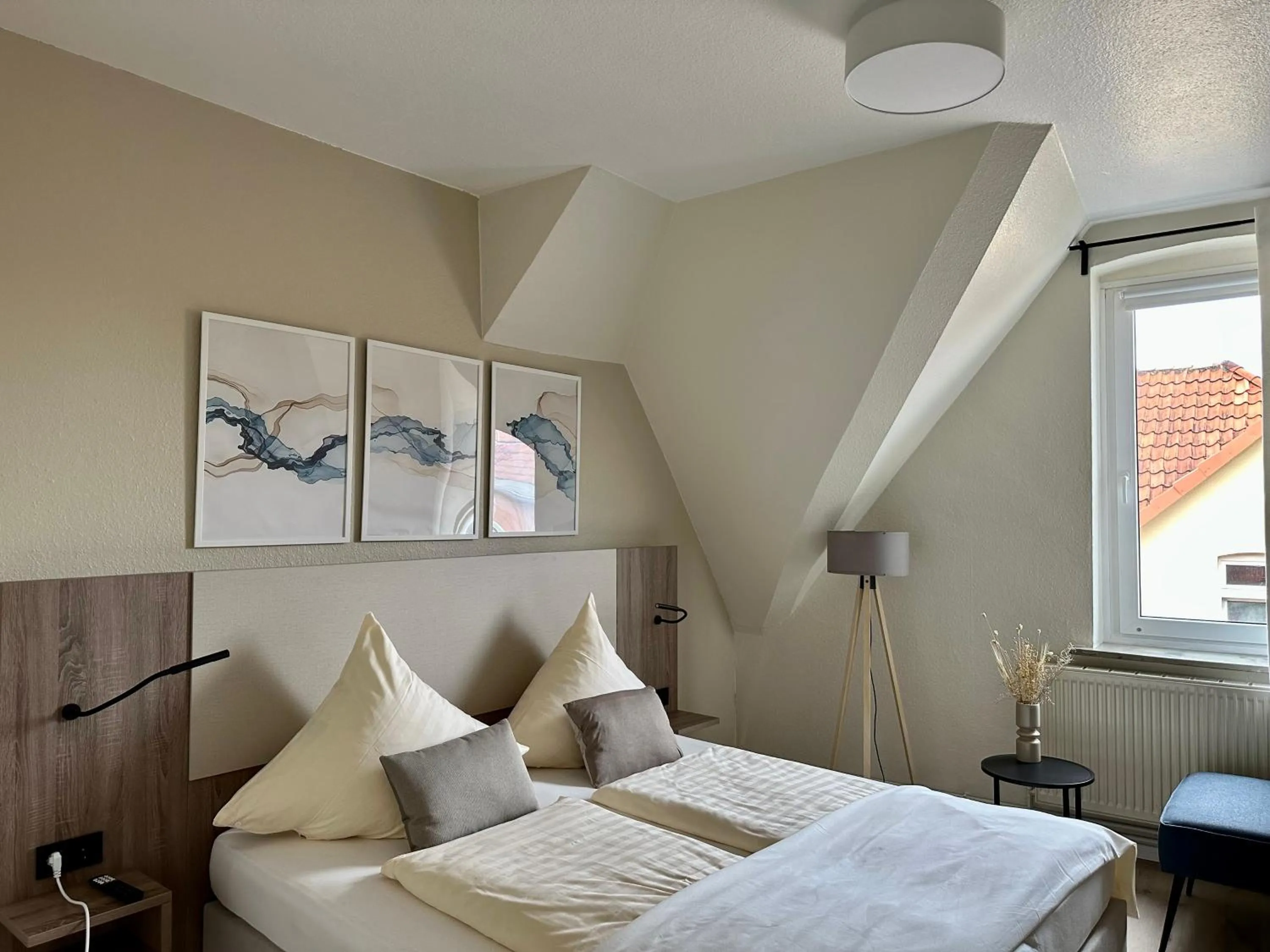 Photo of the whole room, Bed in City Hotel Hameln