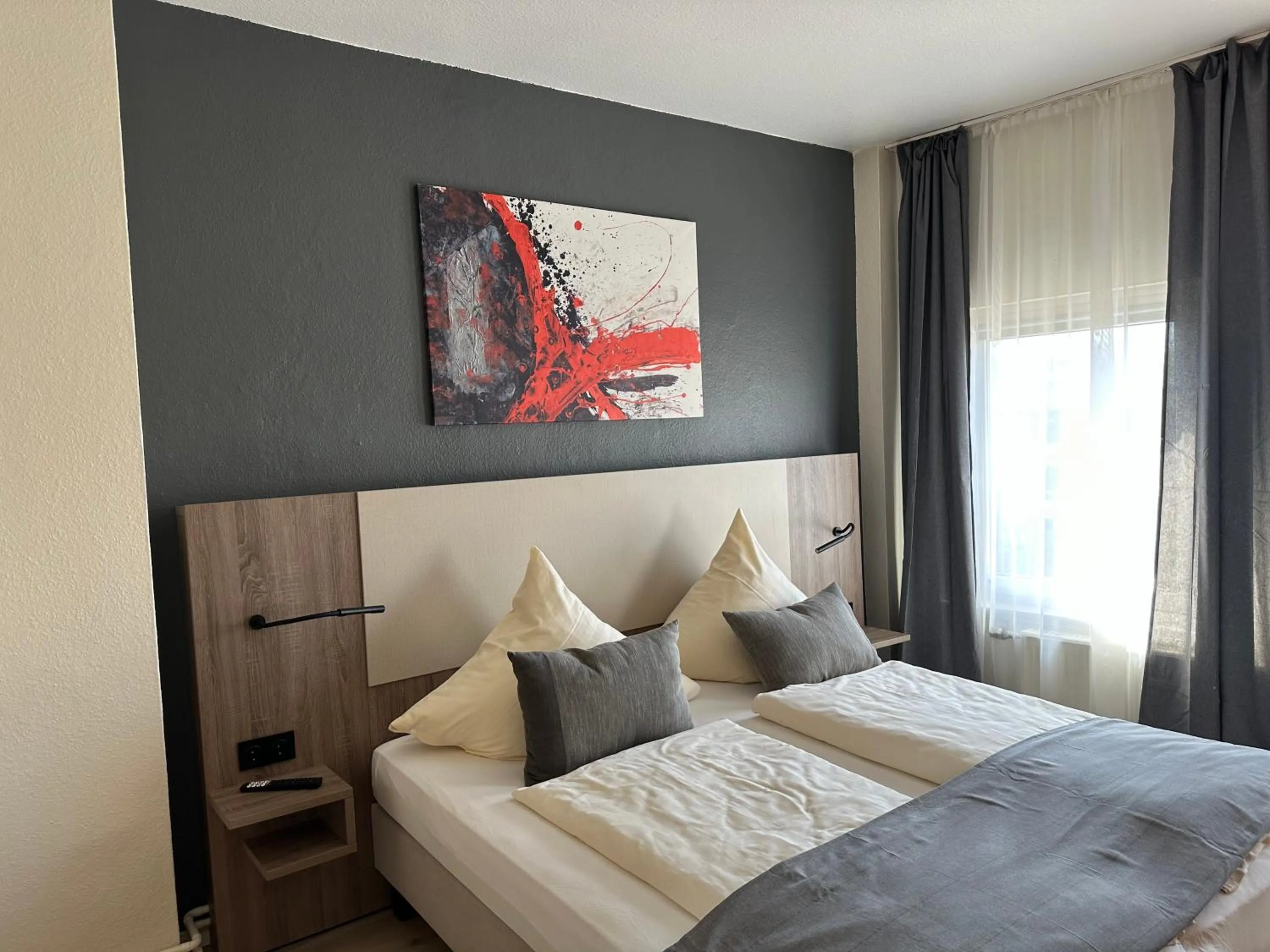 Bedroom, Bed in City Hotel Hameln