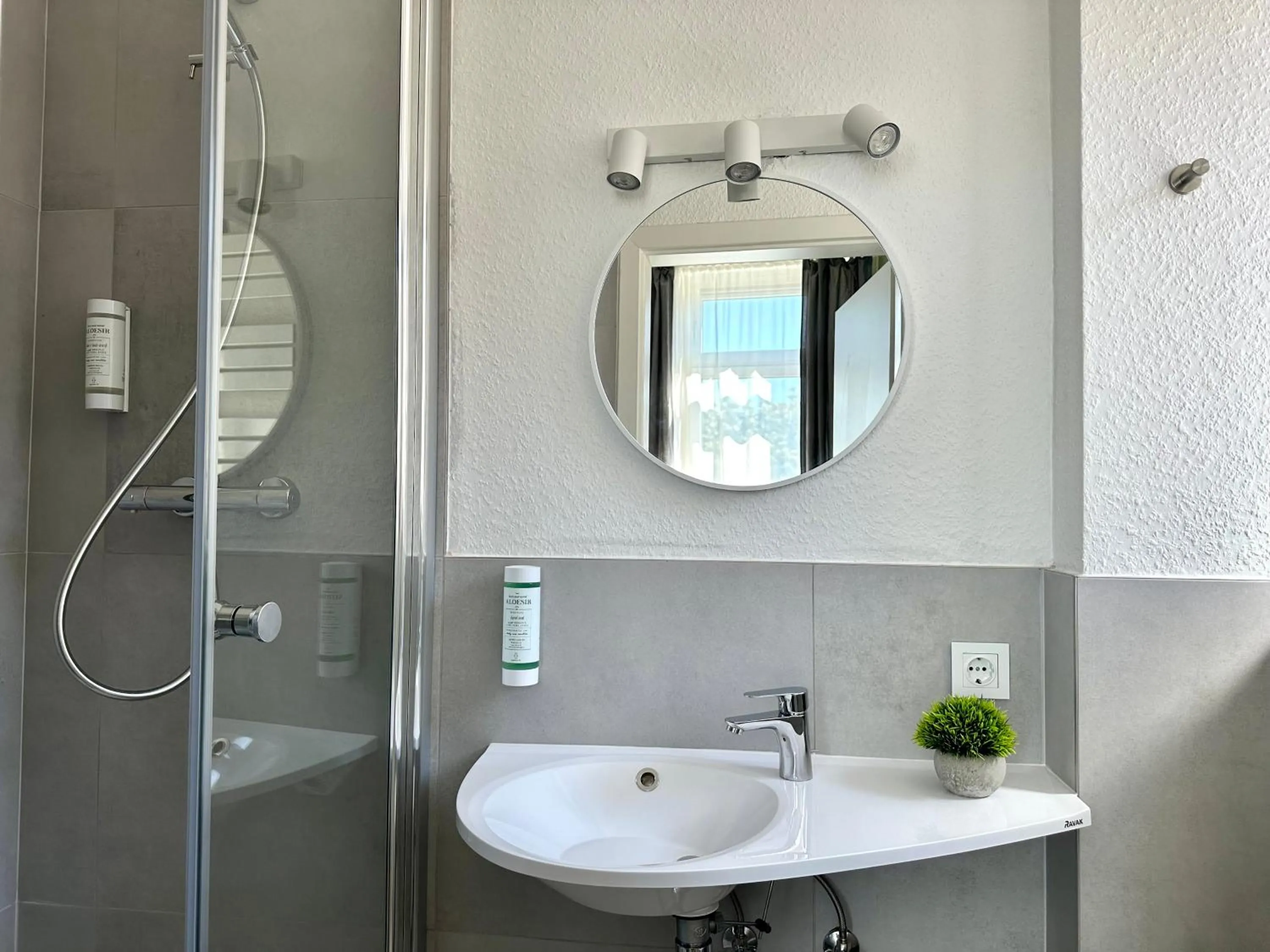 Shower in City Hotel Hameln