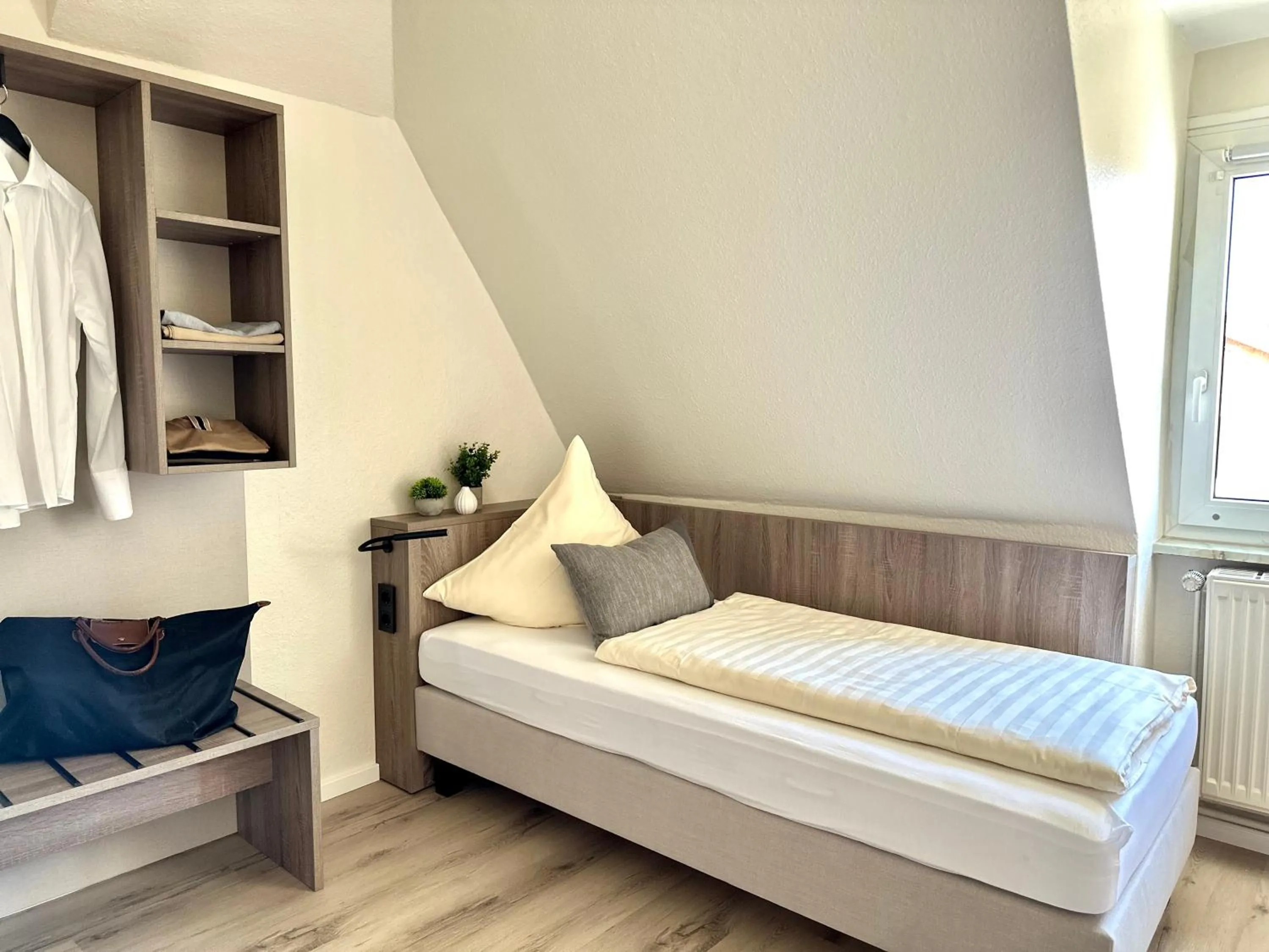 Bedroom, Bed in City Hotel Hameln