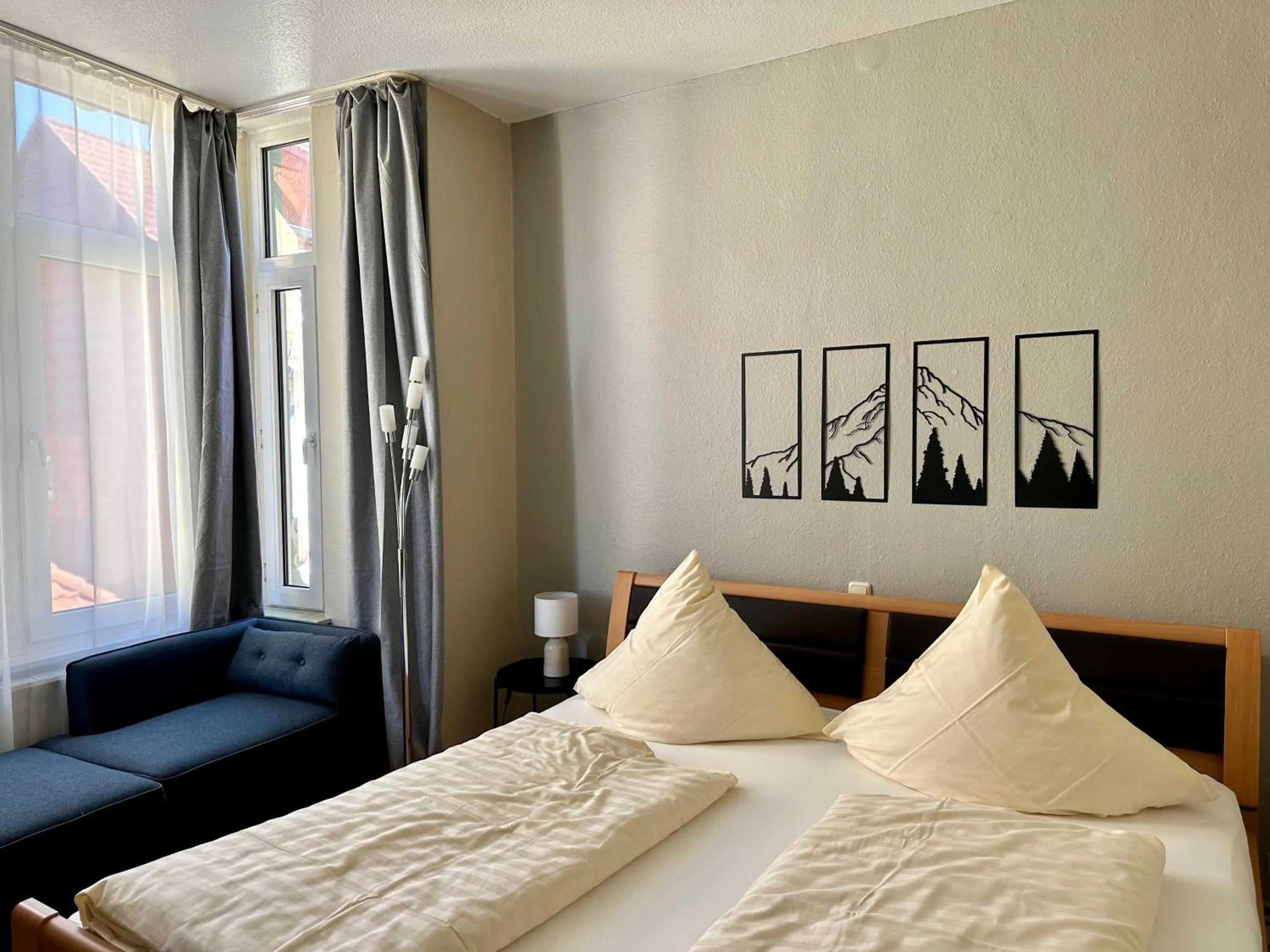 Bedroom, Bed in City Hotel Hameln