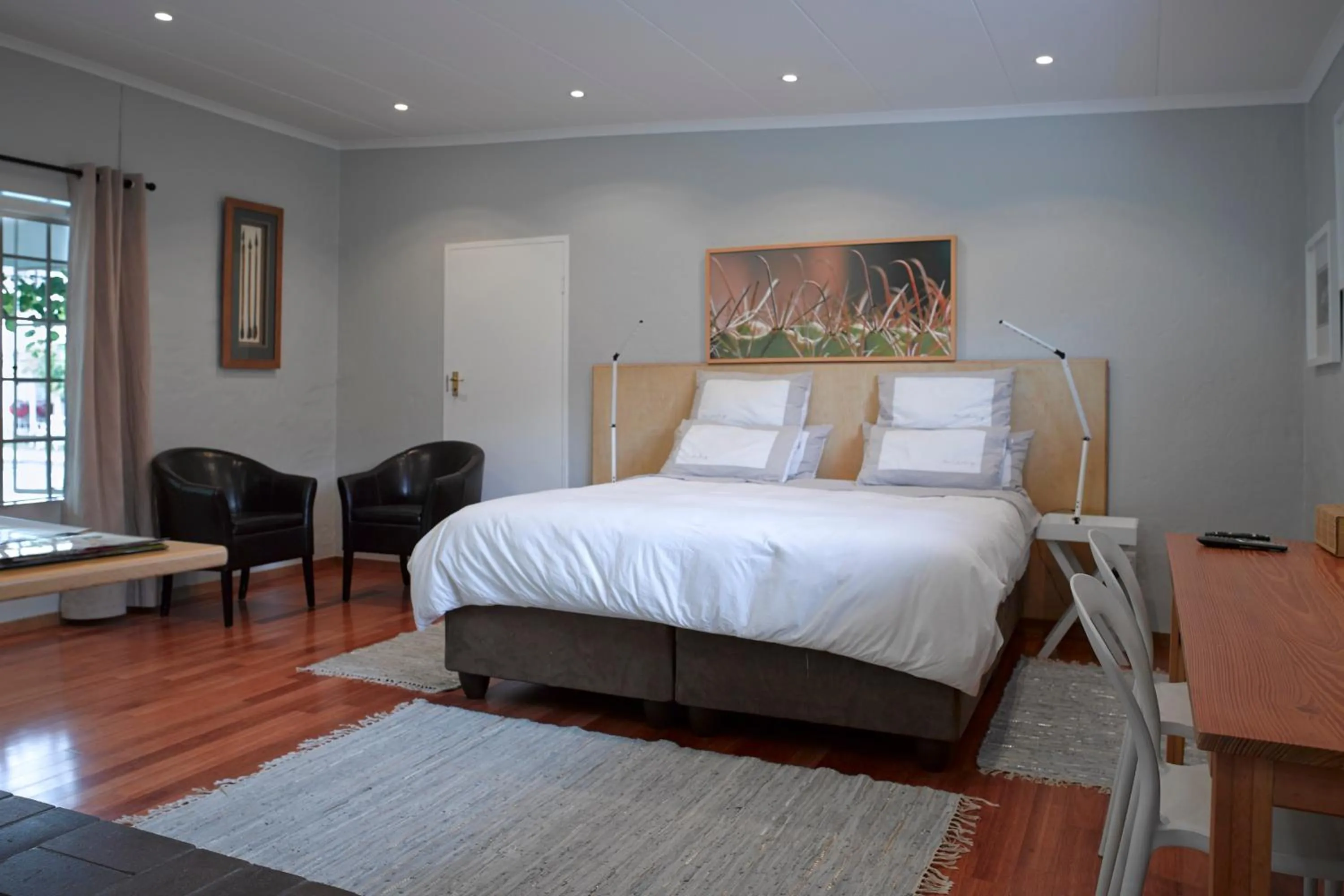 Superior King Room - single occupancy in Stirling Legacy House BnB
