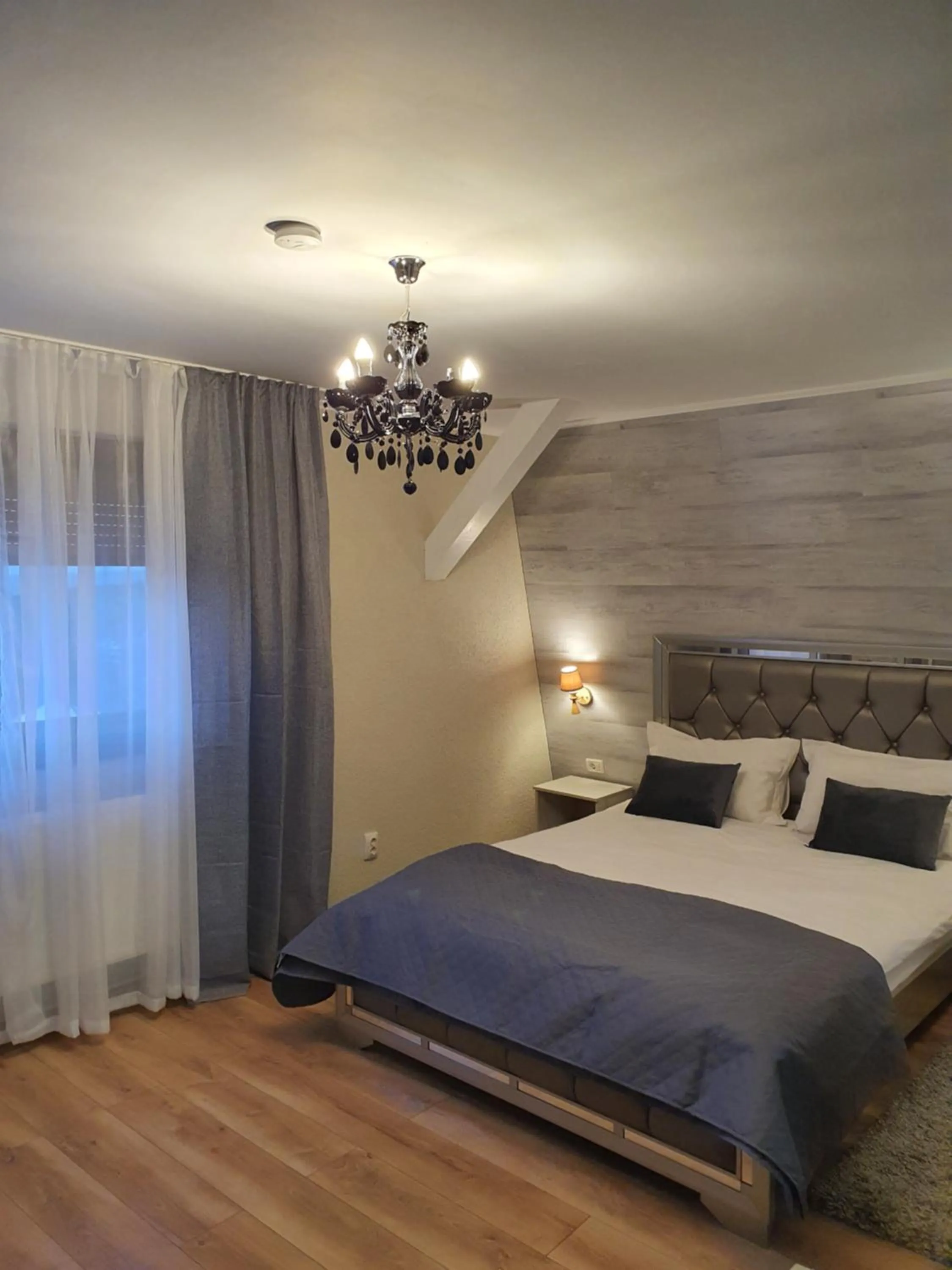 Bed in Hanu lu Mos Opinca