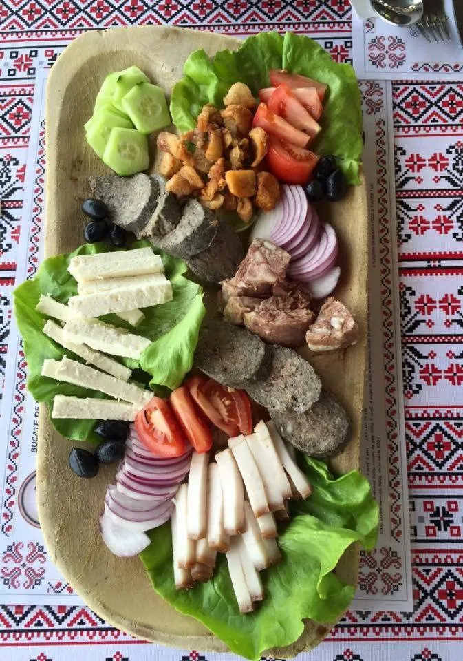 Property building in Hanu lu Mos Opinca