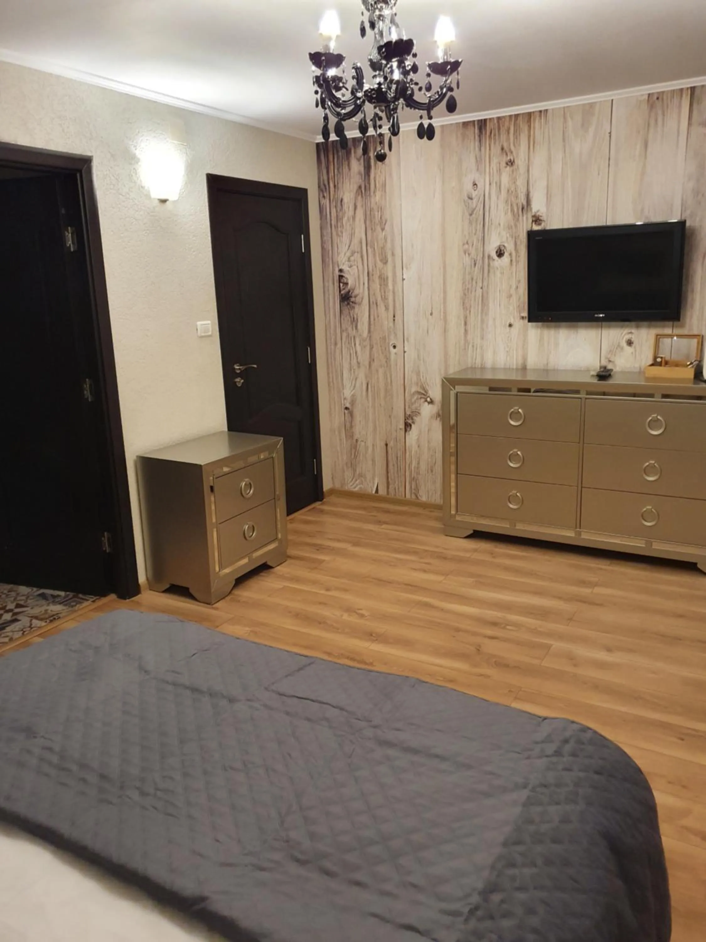 Bed in Hanu lu Mos Opinca