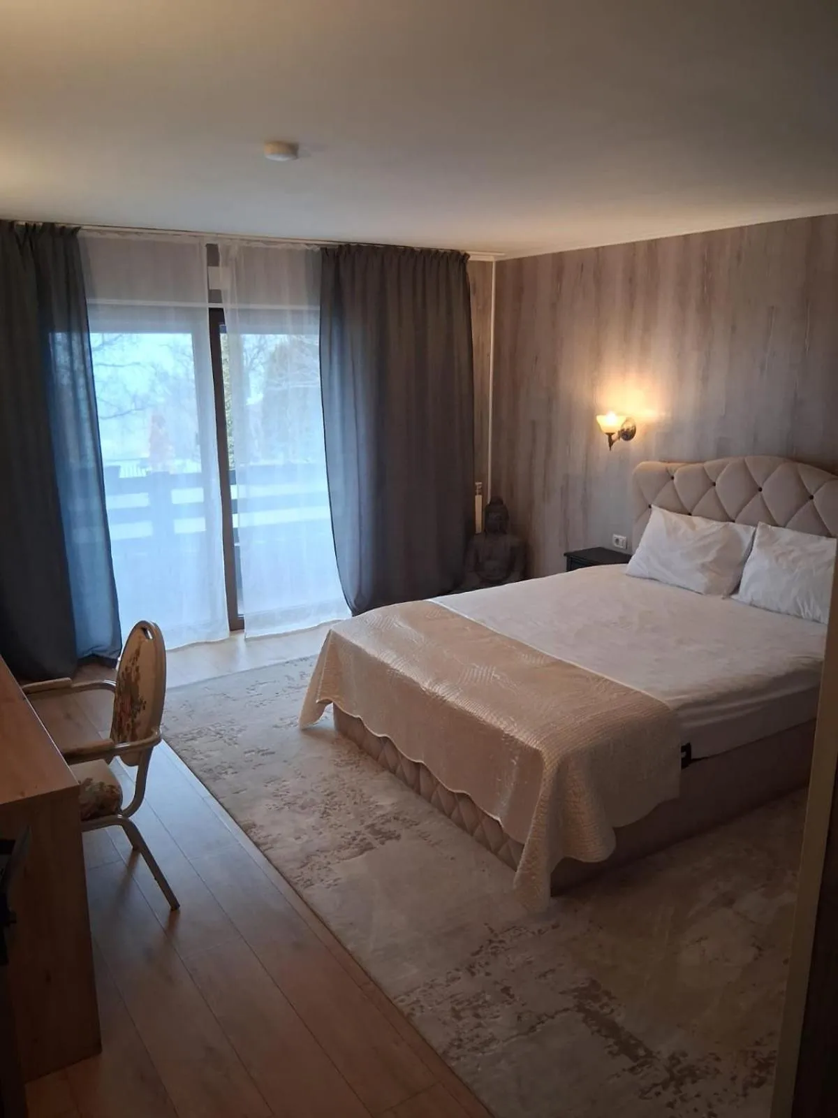 Bed in Hanu lu Mos Opinca