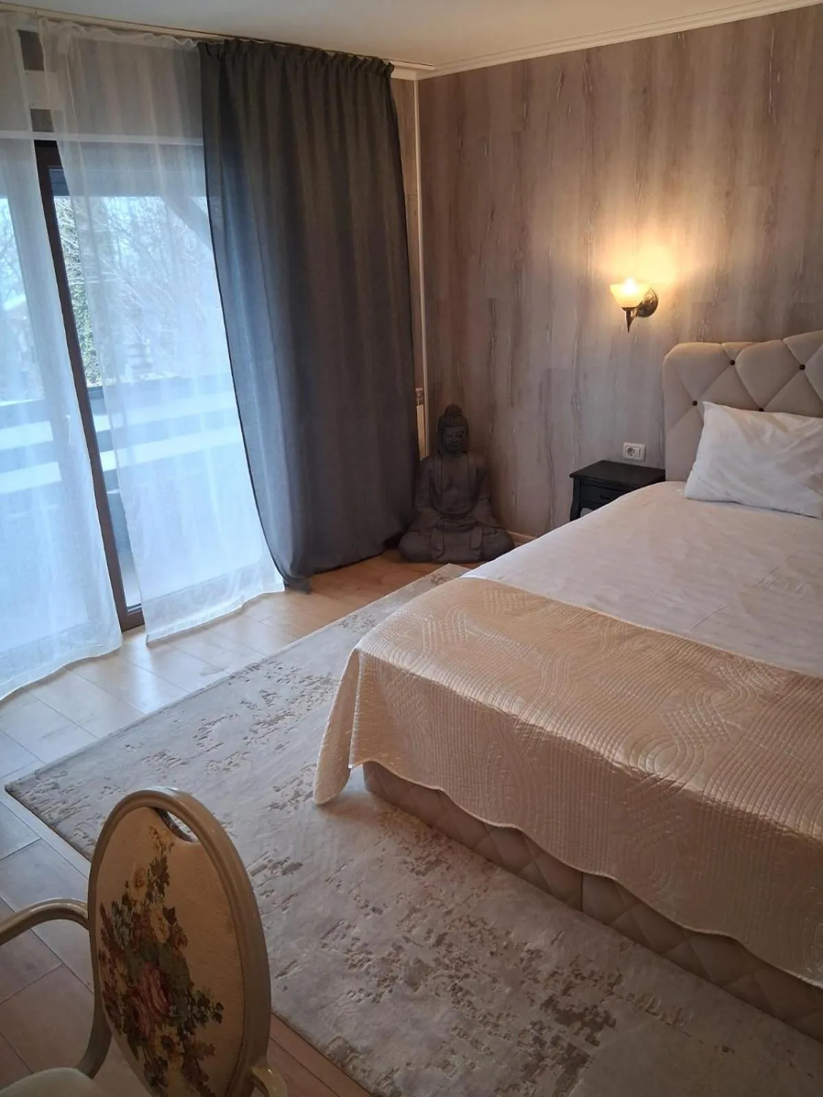 Bed in Hanu lu Mos Opinca