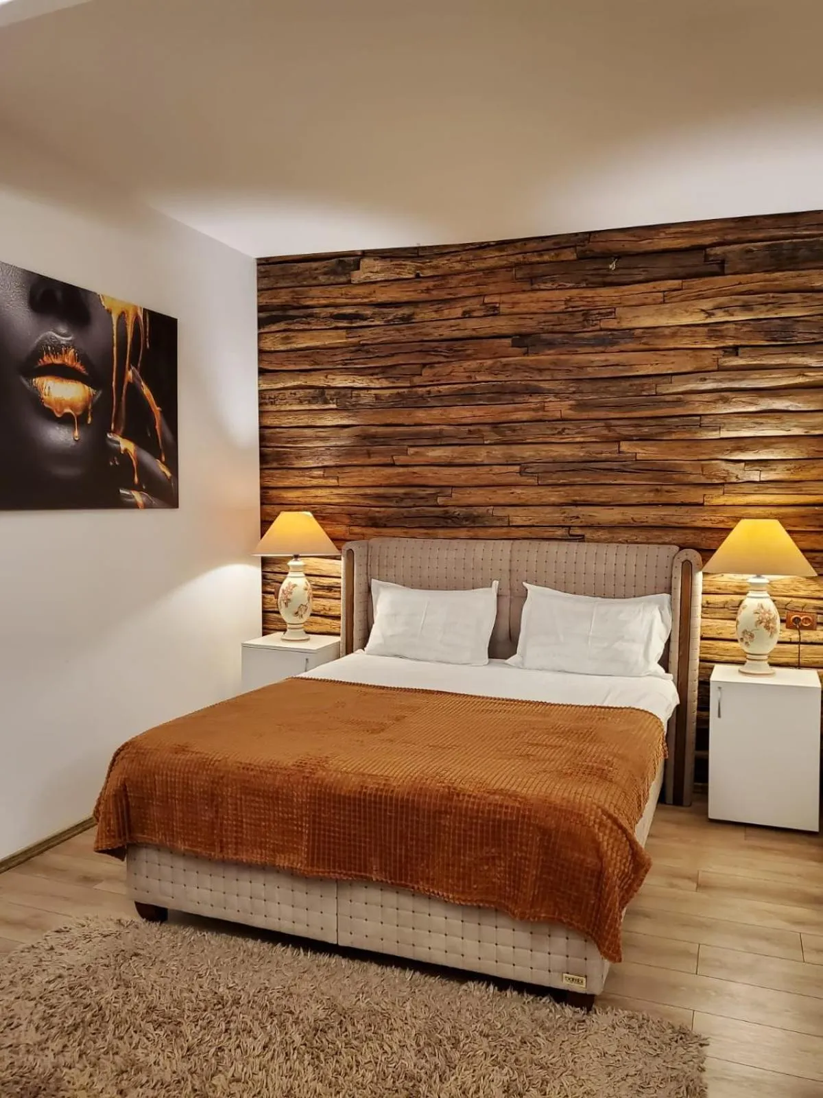 Bed in Hanu lu Mos Opinca