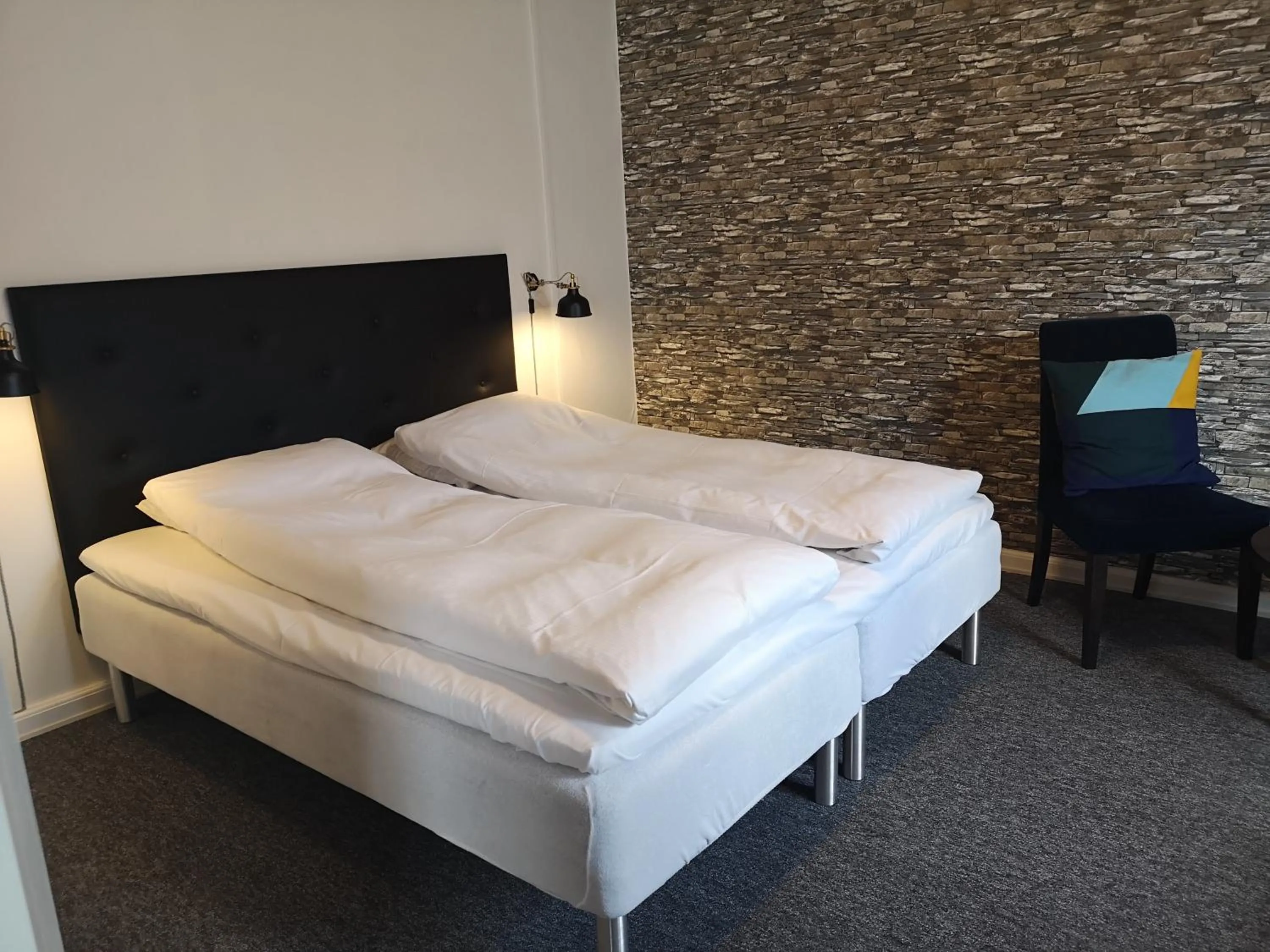 Bedroom, Bed in Sdr. Omme Kro & Hotel