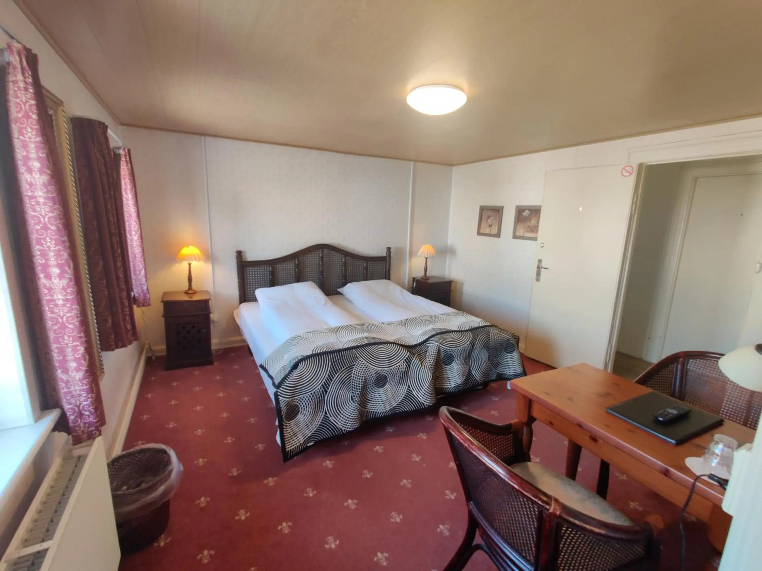 Double Room with Classic Kro Style - single occupancy in Sdr. Omme Kro & Hotel Double Room with Classic Kro Style - single occupancy in Sdr. Omme Kro & Hotel