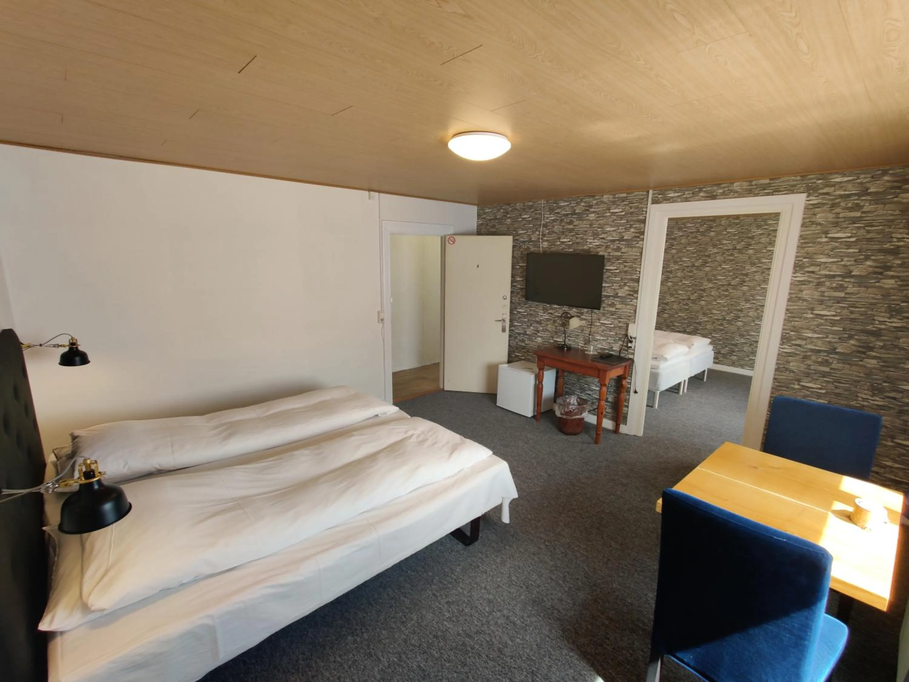 Bedroom, Bed in Sdr. Omme Kro & Hotel