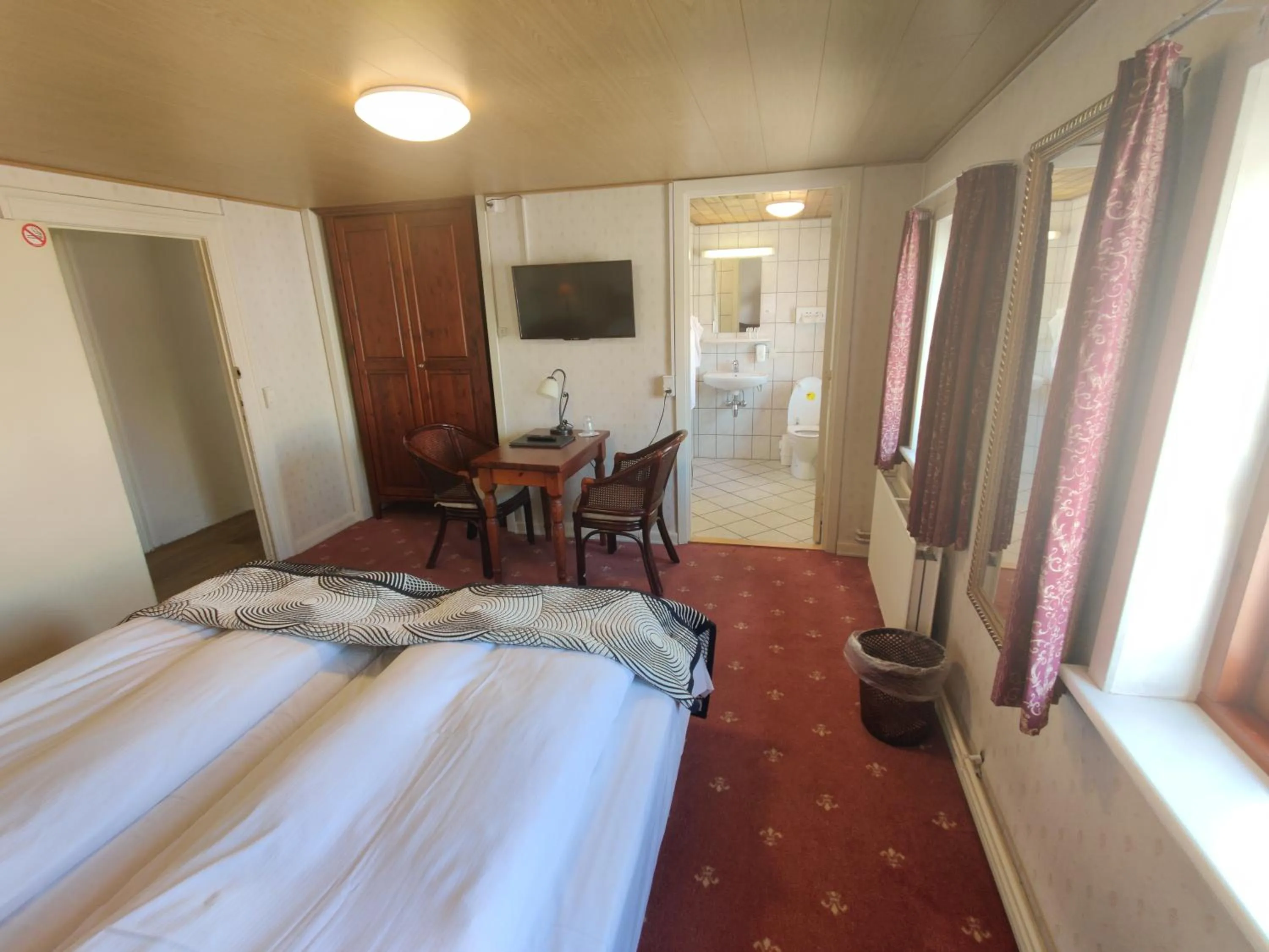 Bed in Sdr. Omme Kro & Hotel