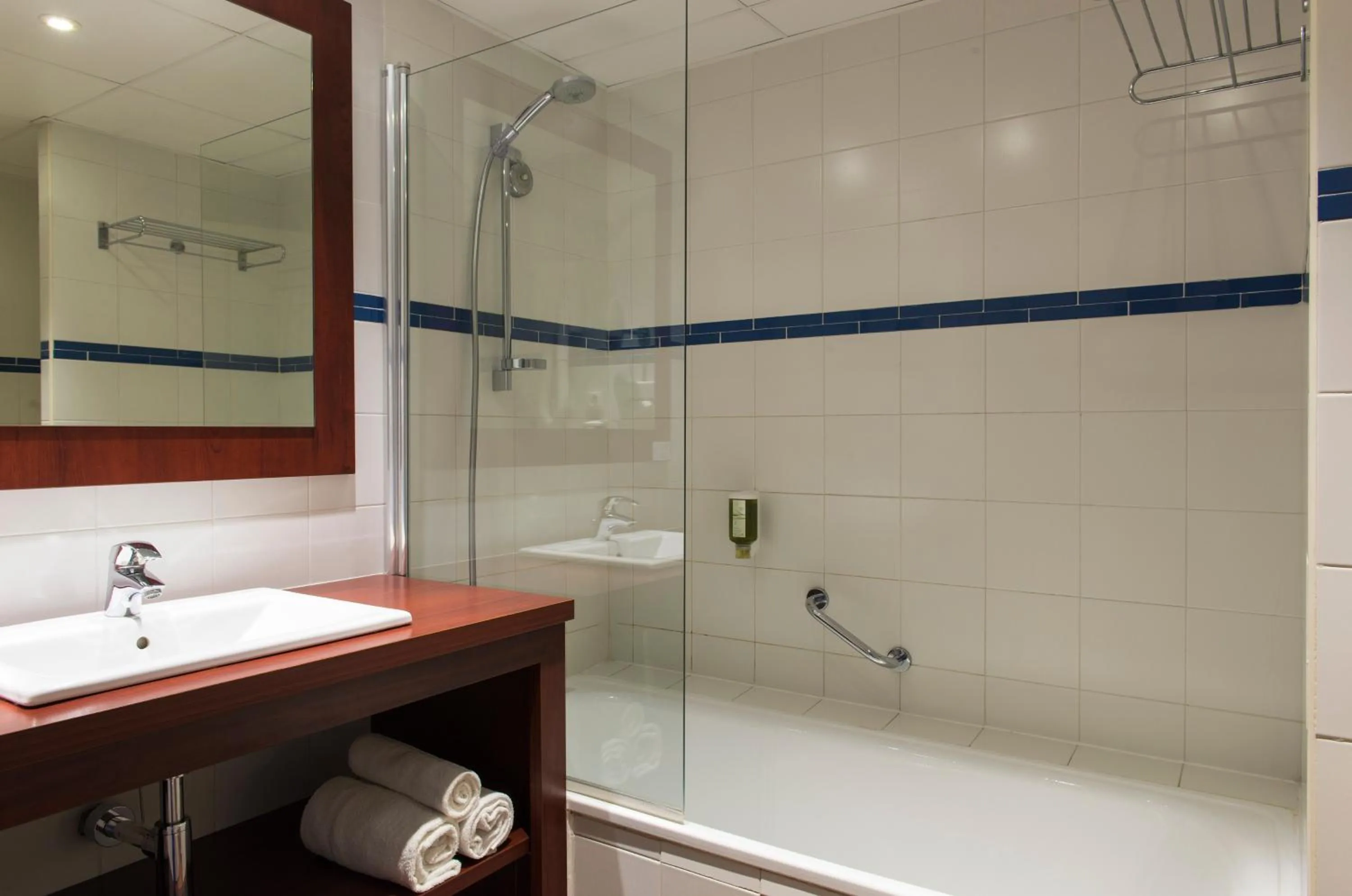 Bathroom in Hôtel Les Jardins De Sainte-Maxime