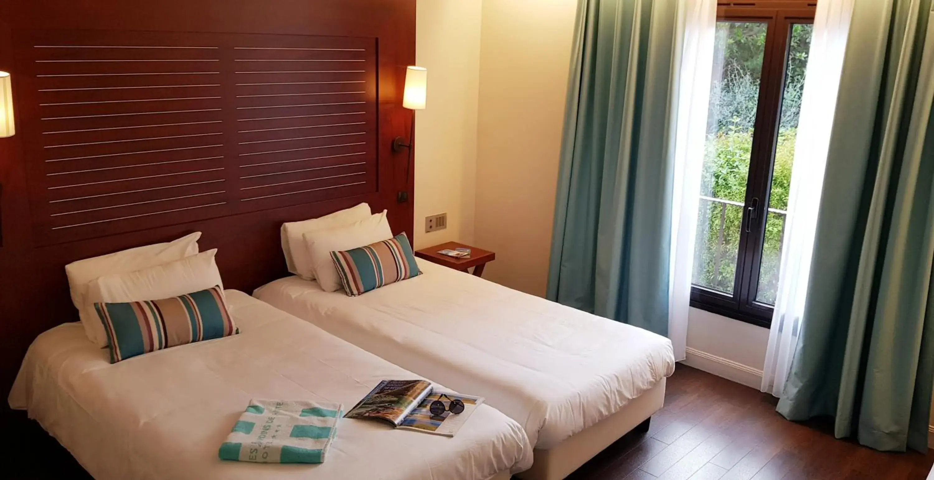 Bed in Hôtel Les Jardins De Sainte-Maxime Bed in Hôtel Les Jardins De Sainte-Maxime