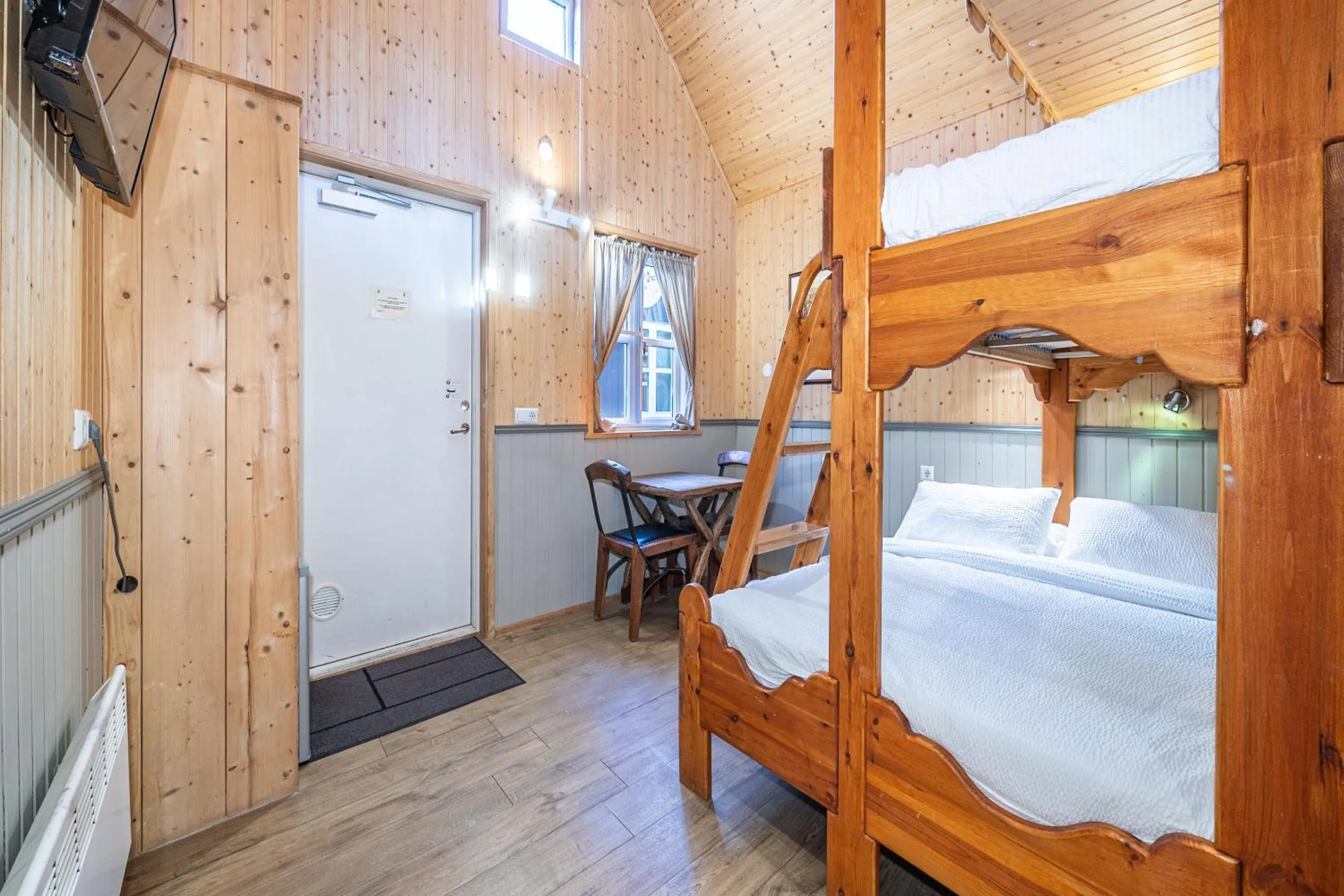 bunk bed, Bed in Hotel Viking