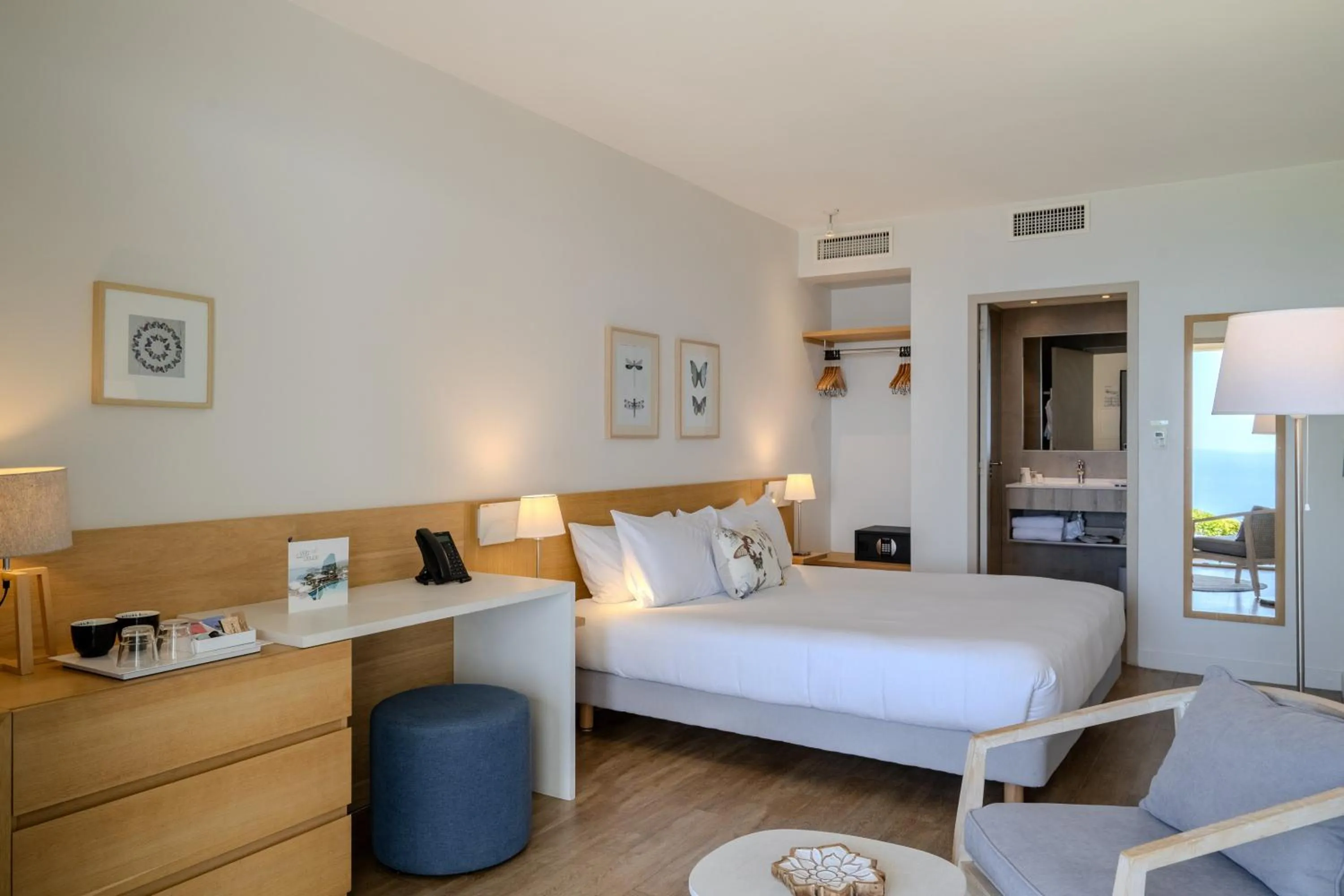 Bedroom, Bed in Hôtel La Villa Douce