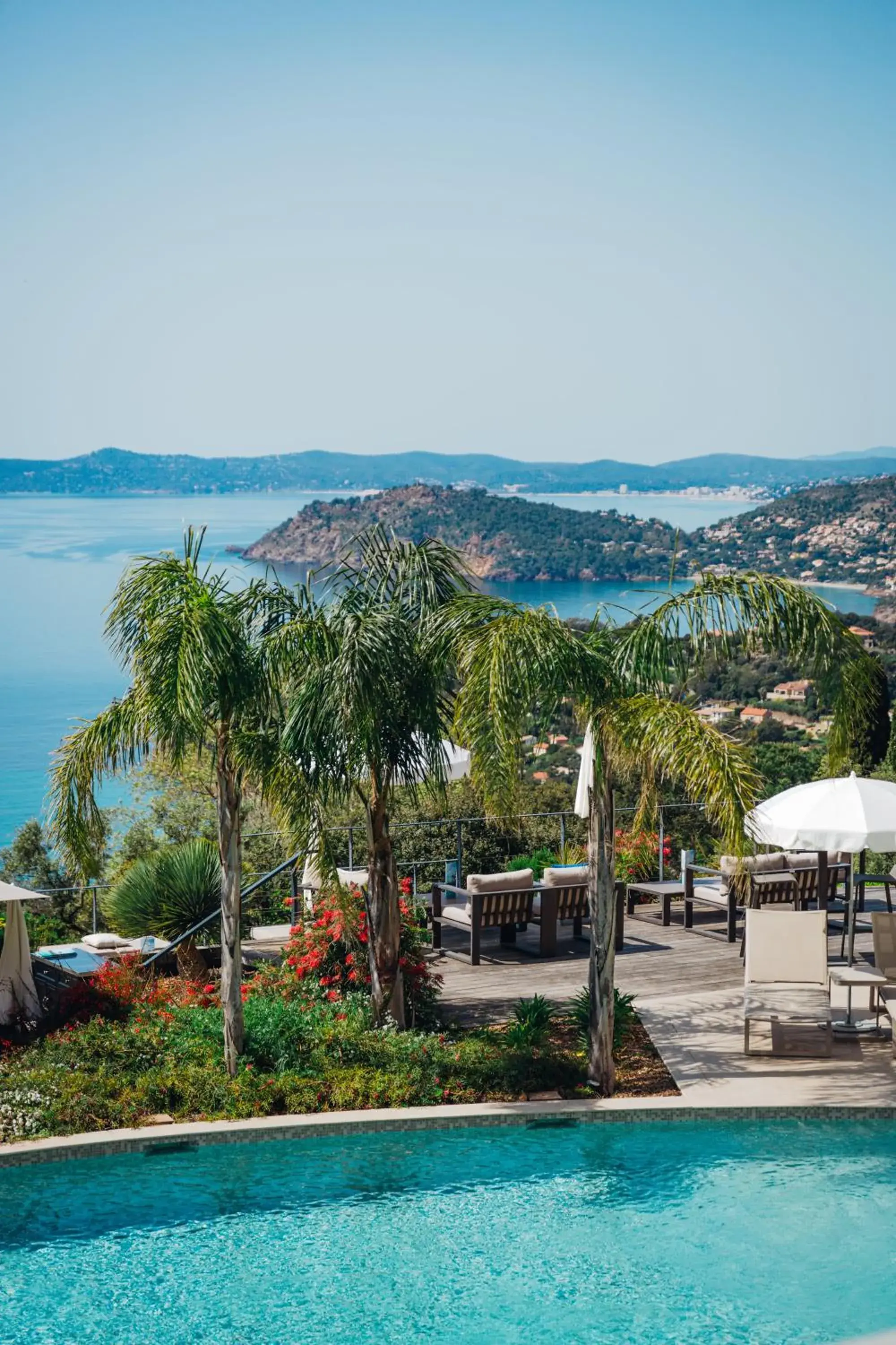 Property building in Hôtel La Villa Douce Property building in Hôtel La Villa Douce