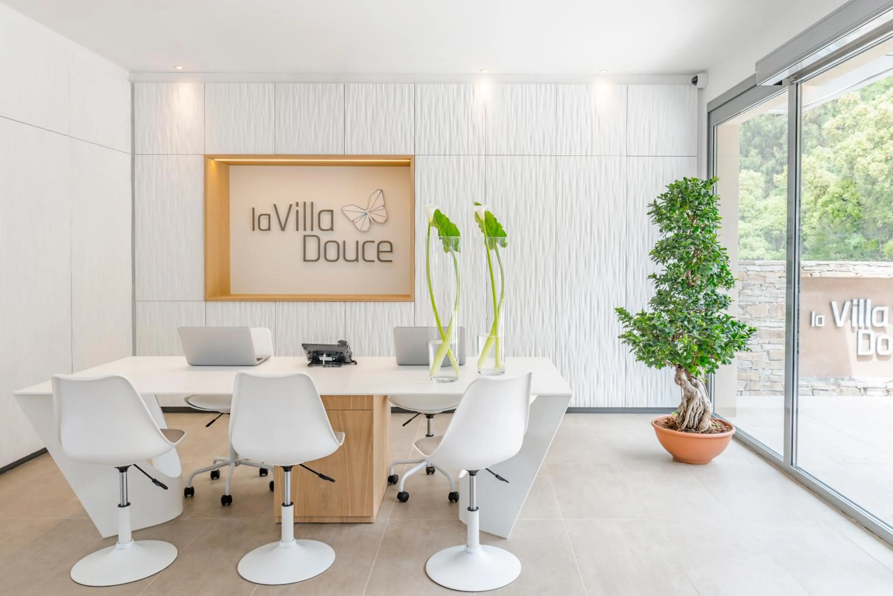 Lobby or reception in Hôtel La Villa Douce