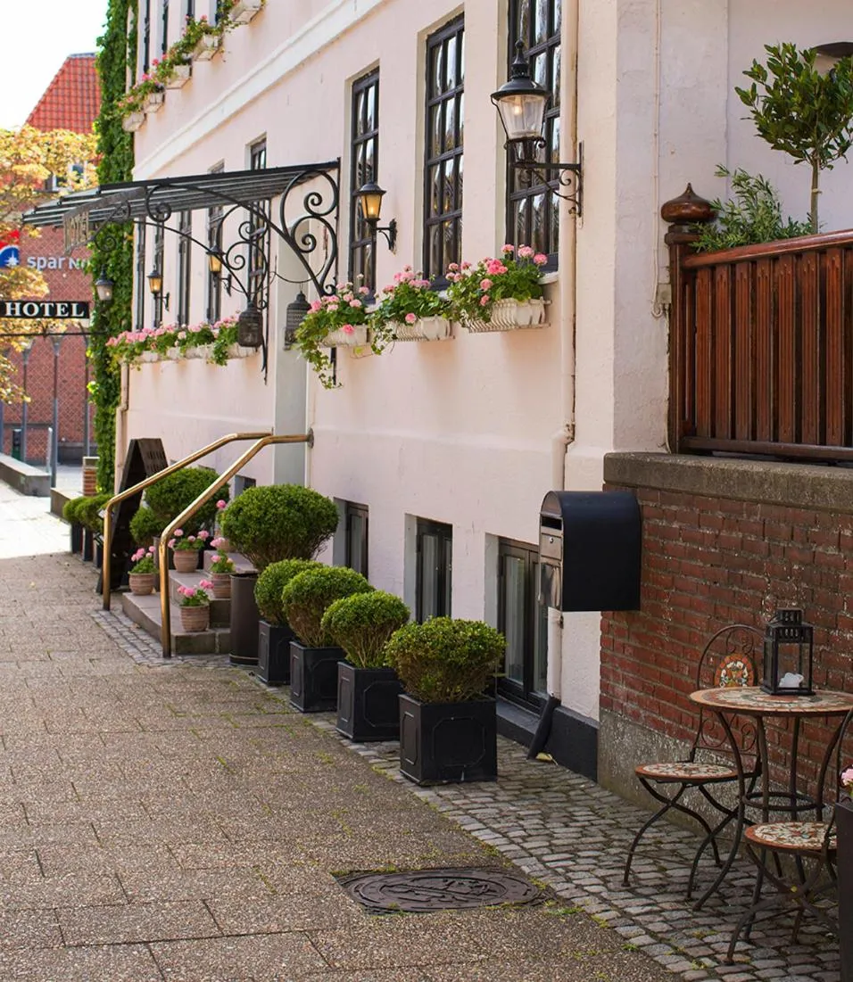 Facade/entrance in Park Hotel & Vinbar