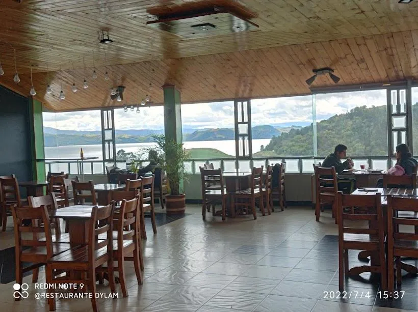 Restaurant/places to eat in Refugio Turistico & Restaurante Dylam