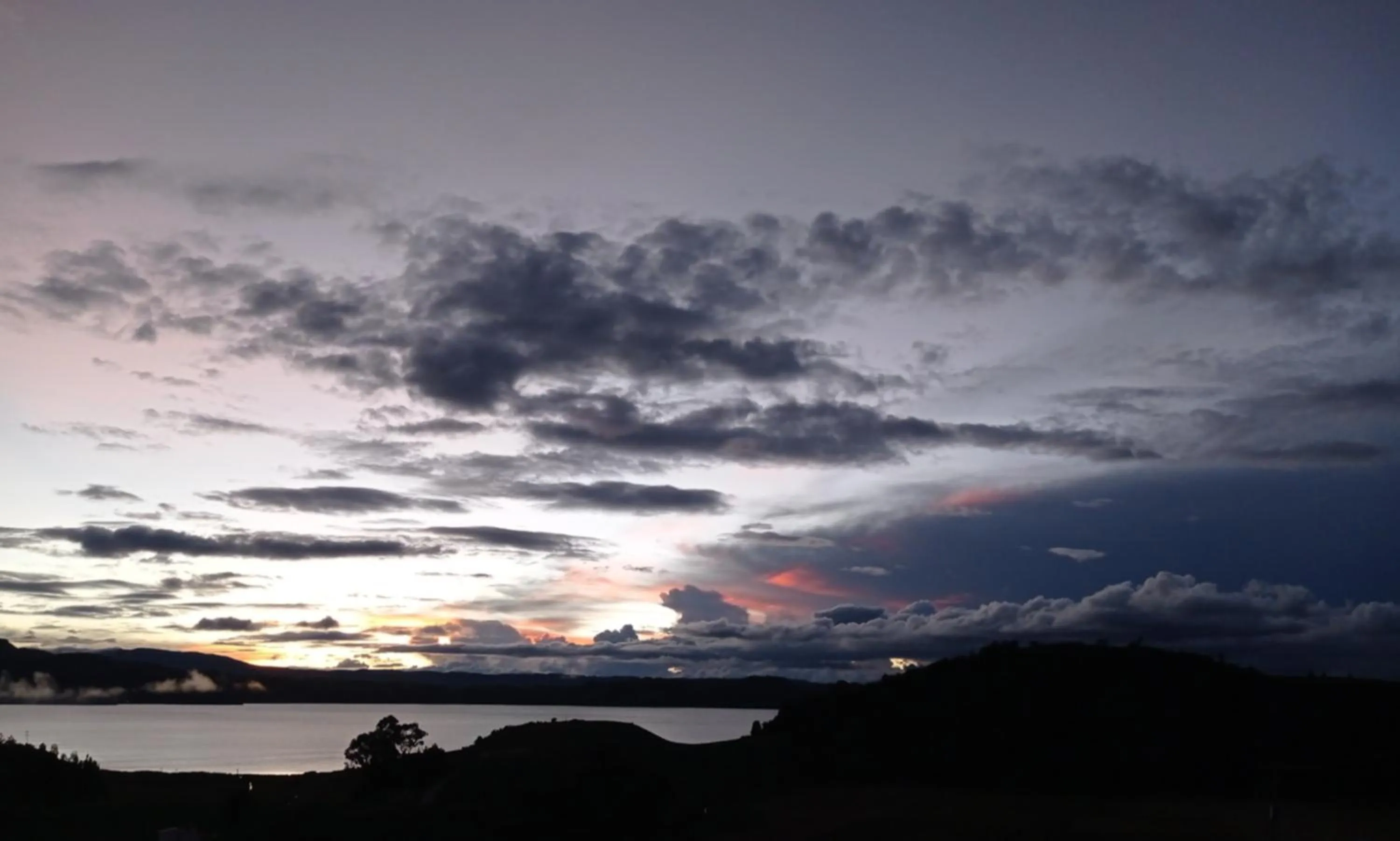 Sunset in Refugio Turistico & Restaurante Dylam