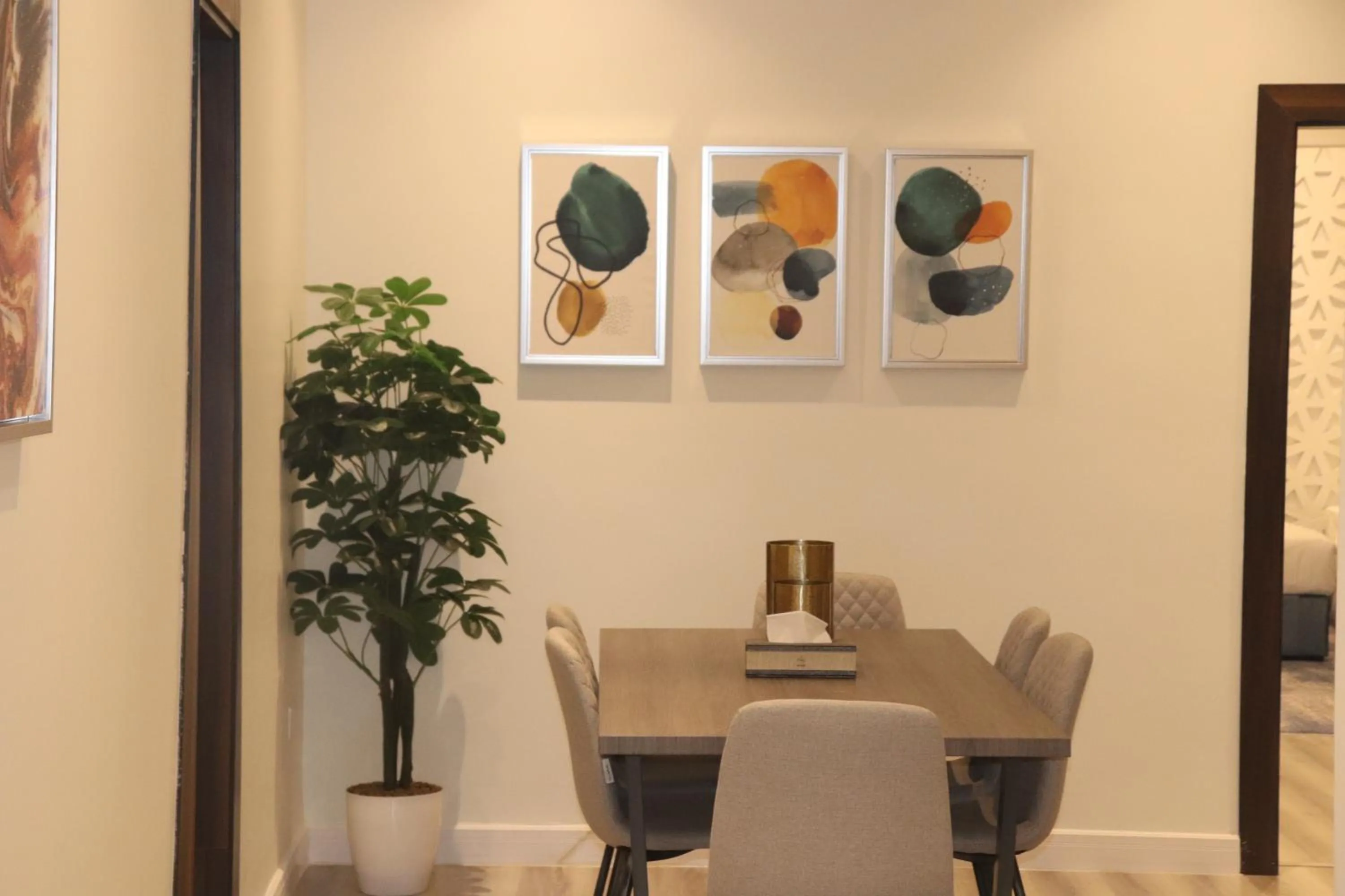 Thwary Hotel Suites